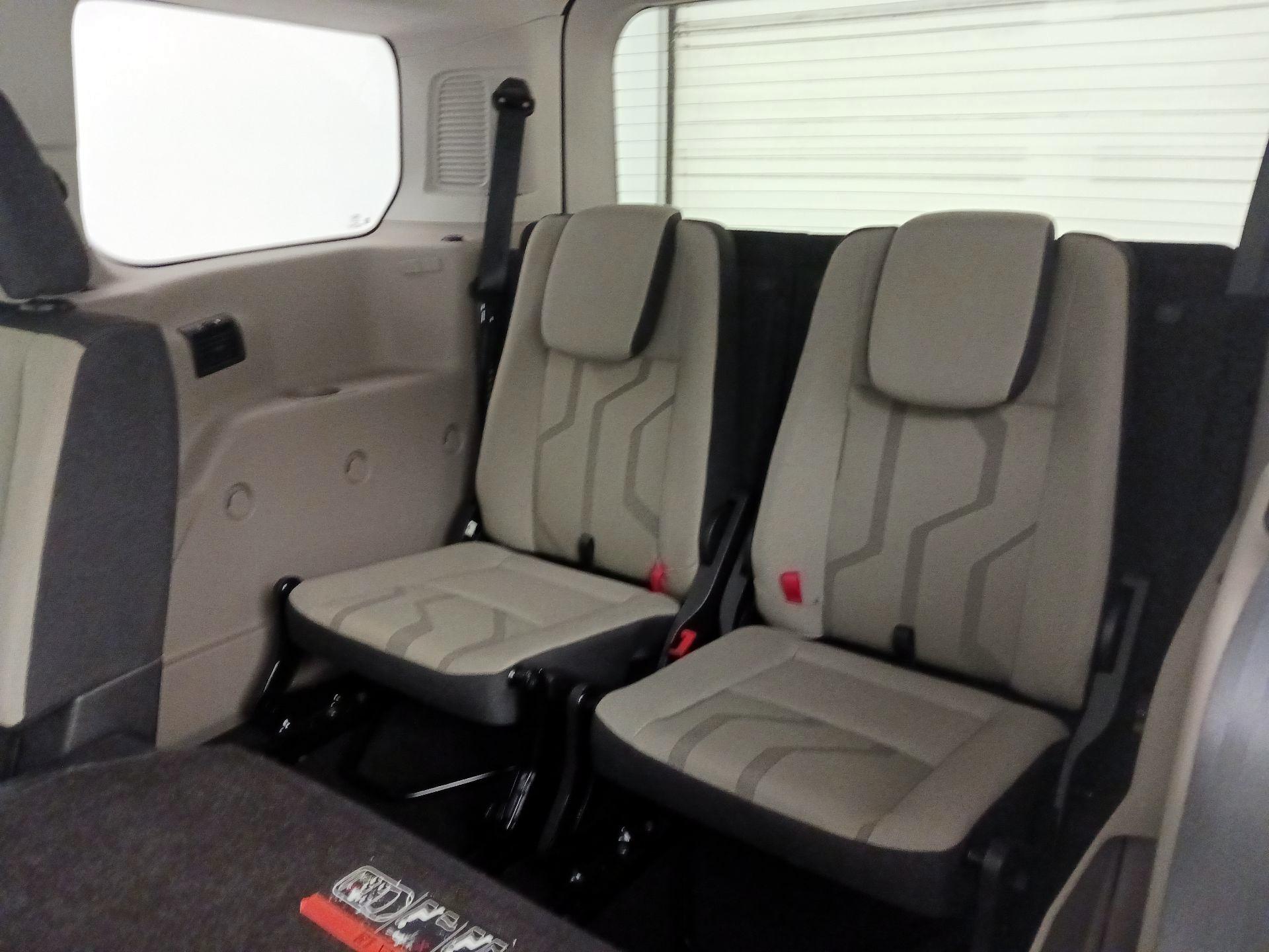 Thumbnail: 2018 Ford Transit Series - 20