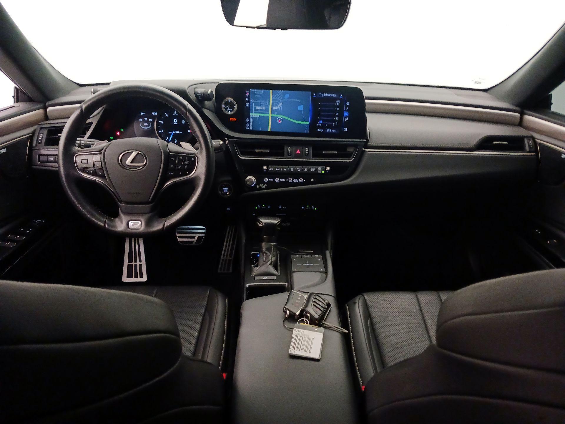 Thumbnail: 2022 Lexus ES - 9