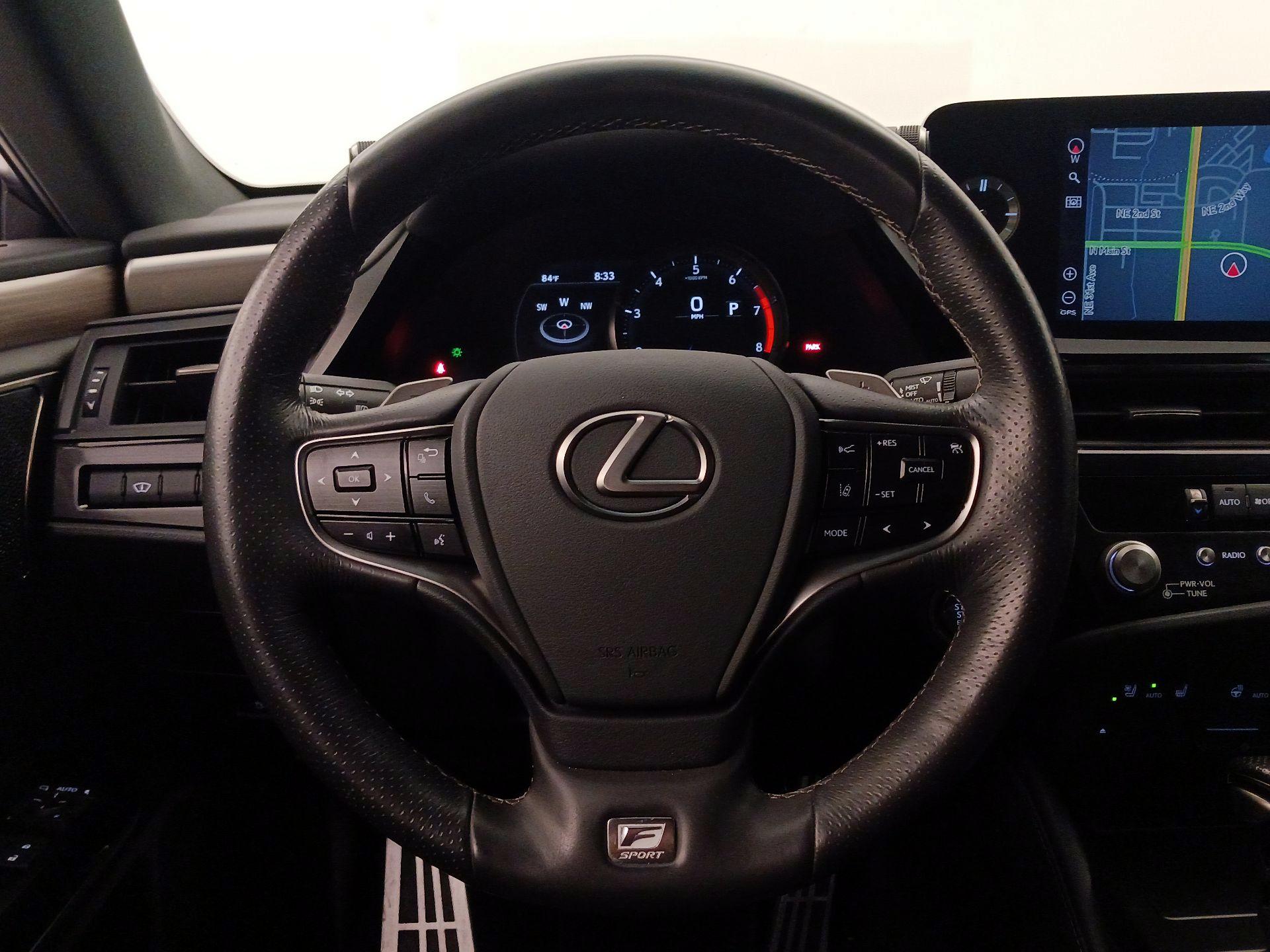 Thumbnail: 2022 Lexus ES - 10