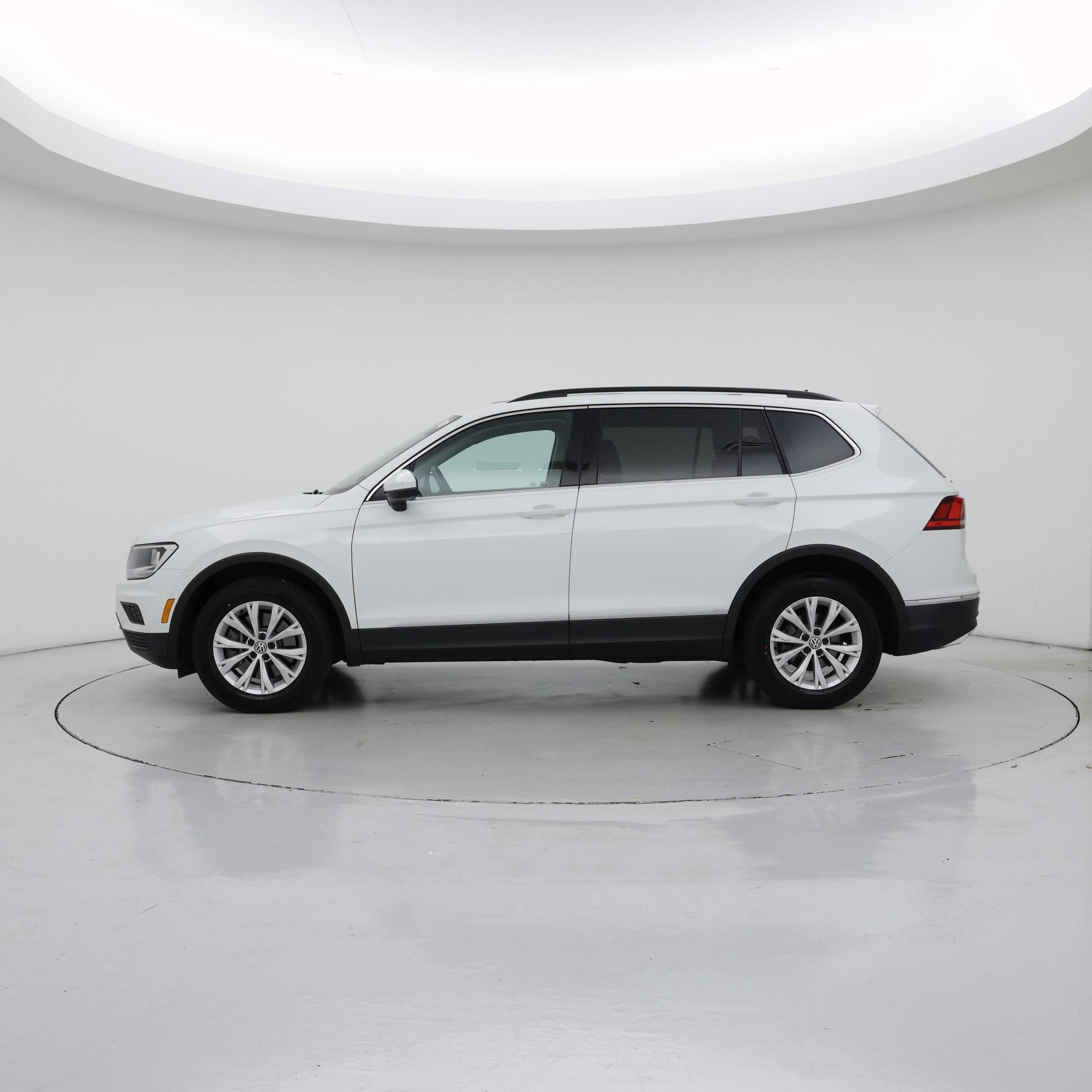 Thumbnail: 2018 Volkswagen Tiguan - 3