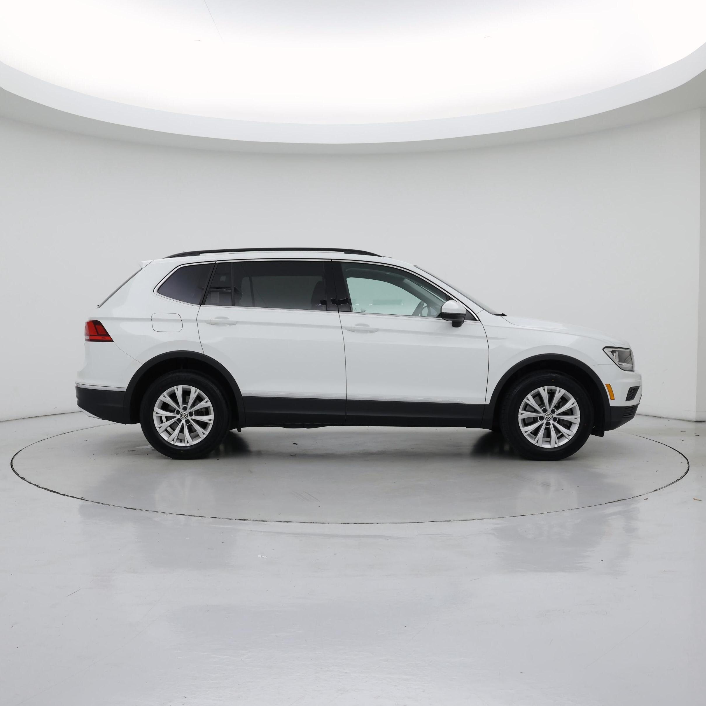 Thumbnail: 2018 Volkswagen Tiguan - 7