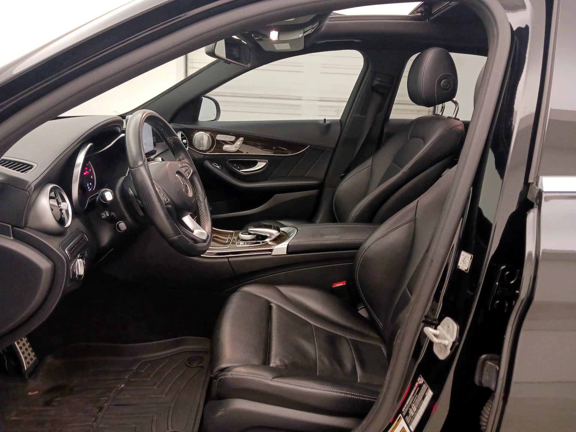Thumbnail: 2016 Mercedes-Benz C-Class - 9