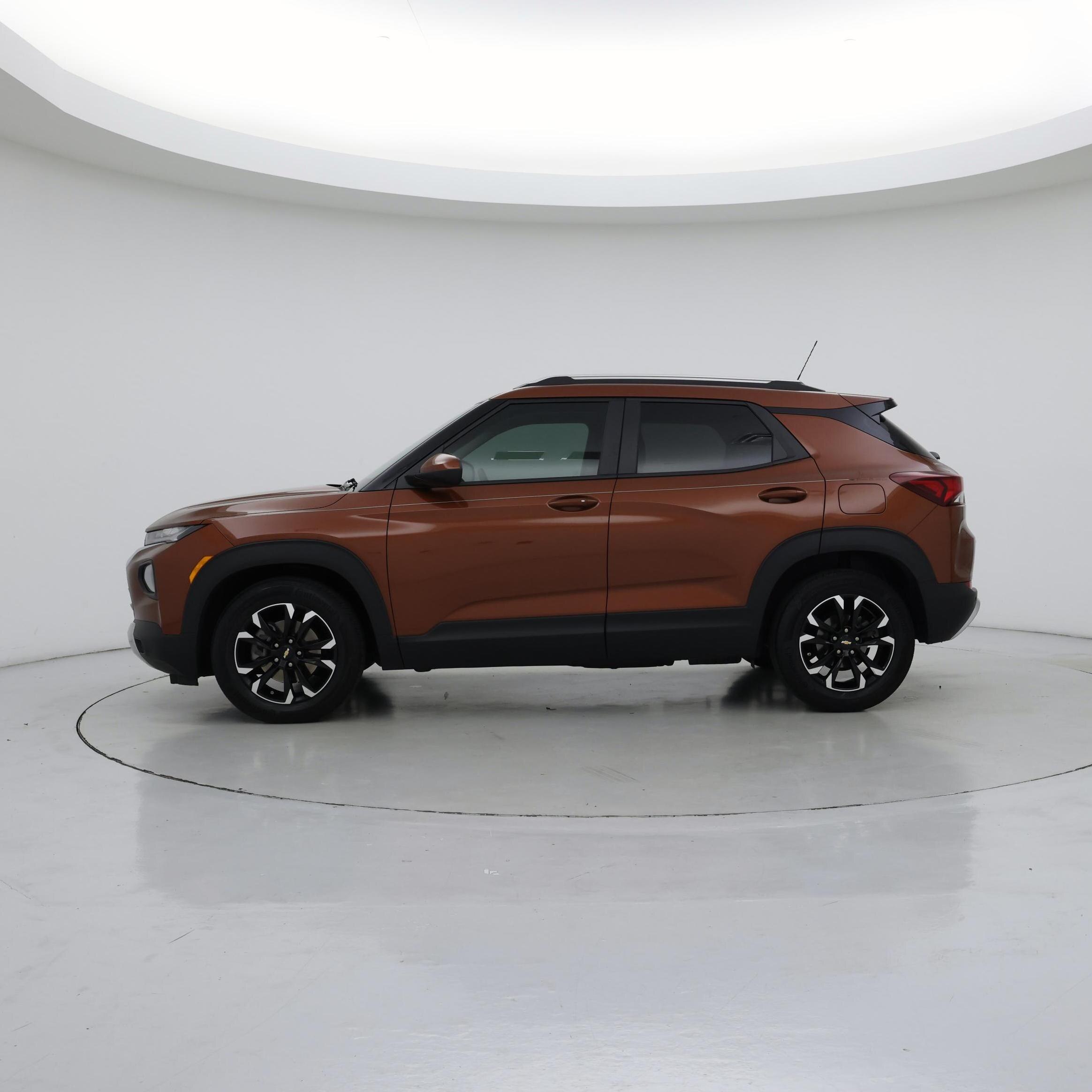 Thumbnail: 2021 Chevrolet TrailBlazer - 3