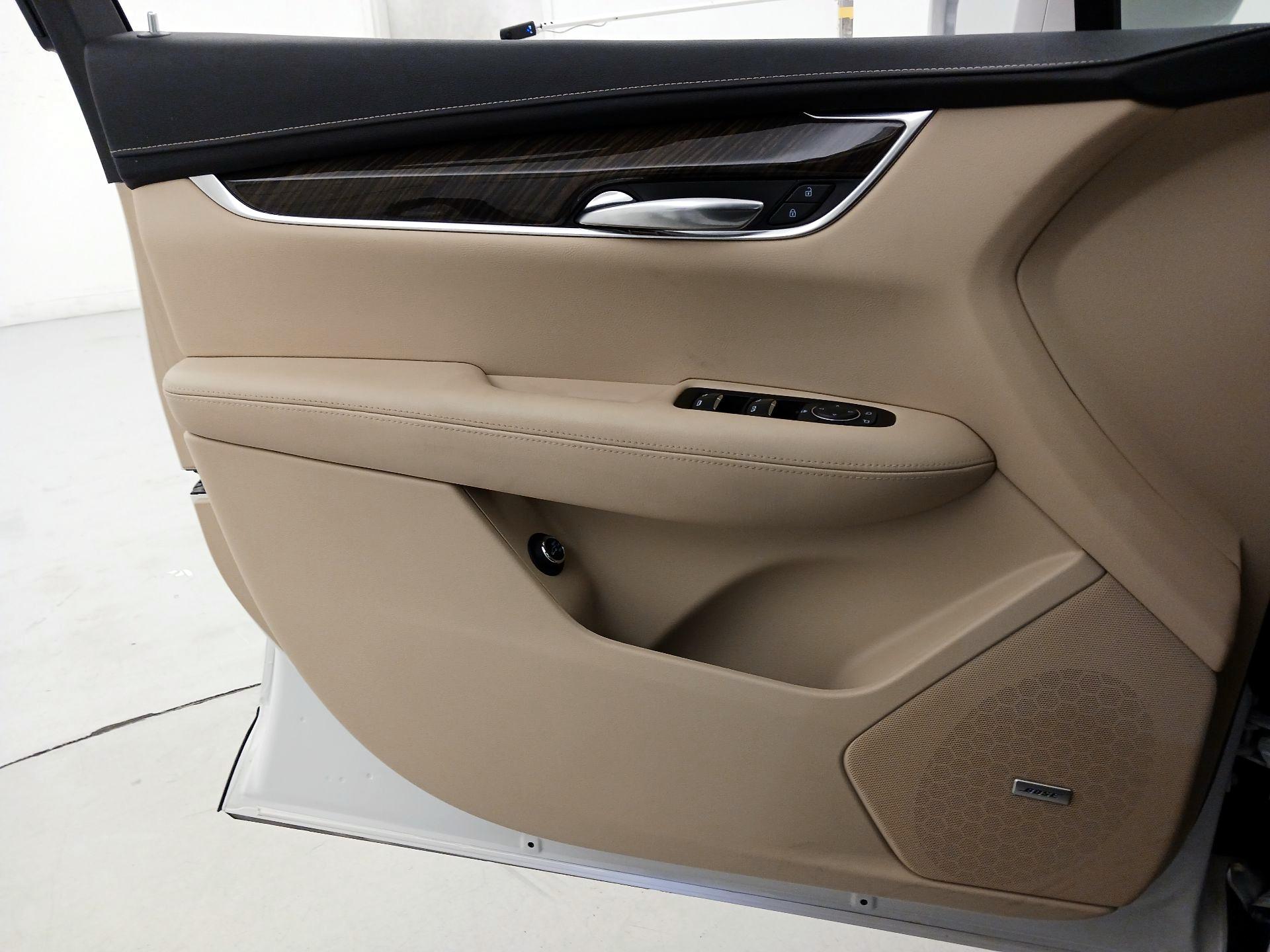 Thumbnail: 2019 Cadillac XT5 - 12