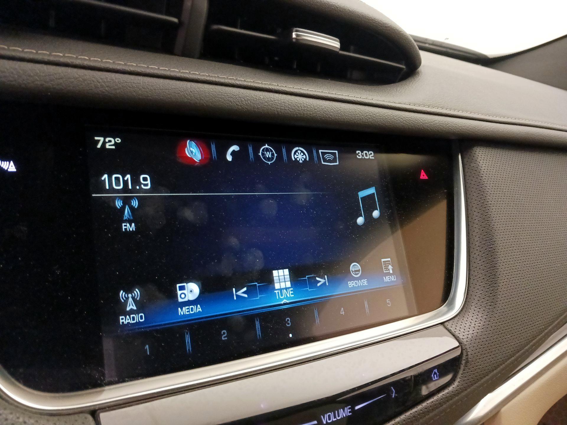 Thumbnail: 2019 Cadillac XT5 - 15
