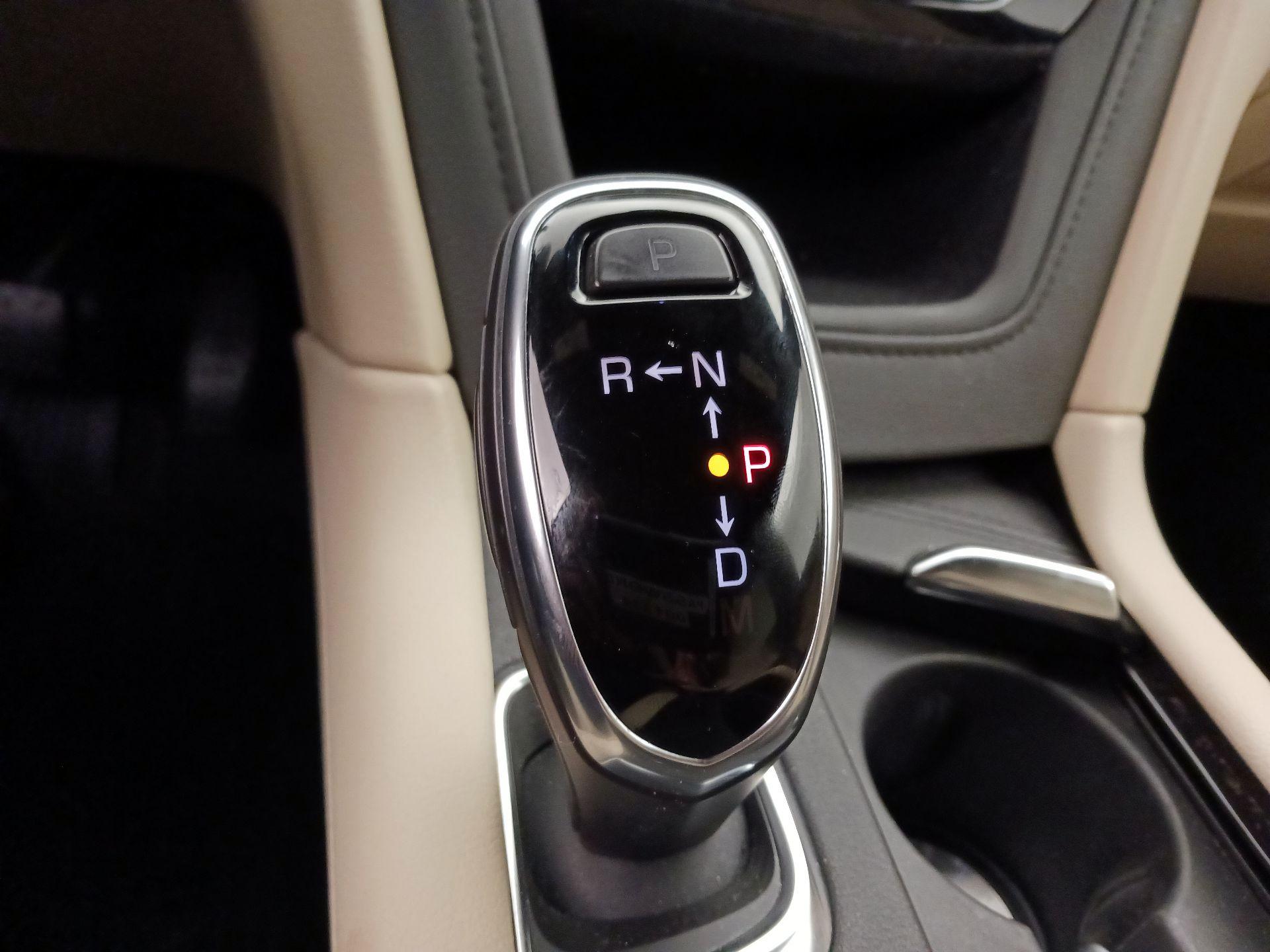 Thumbnail: 2019 Cadillac XT5 - 17