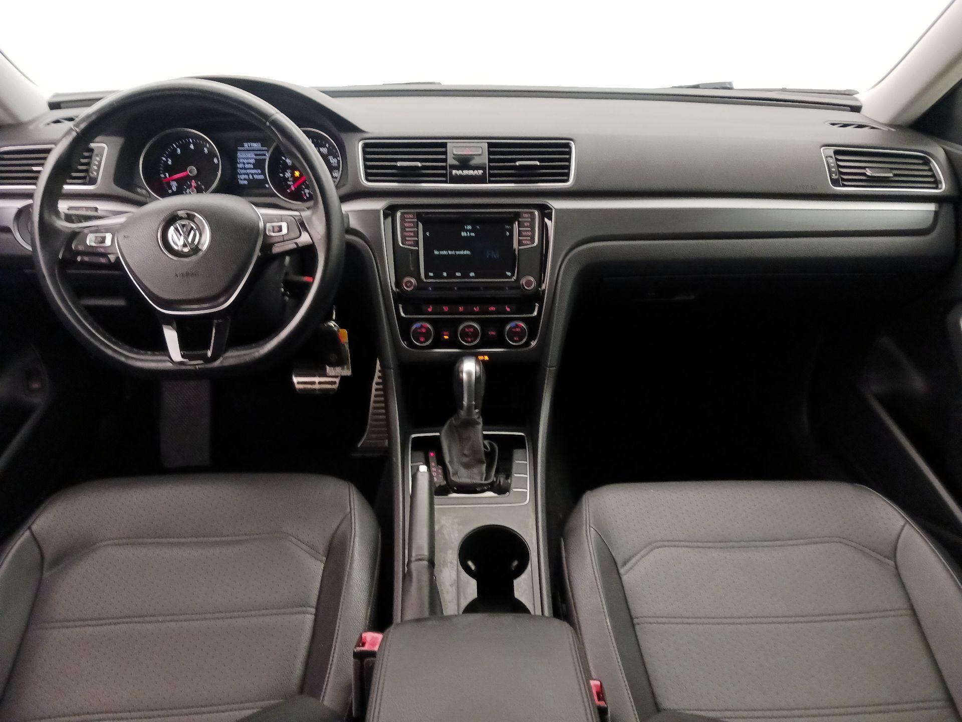 Thumbnail: 2018 Volkswagen Passat - 9