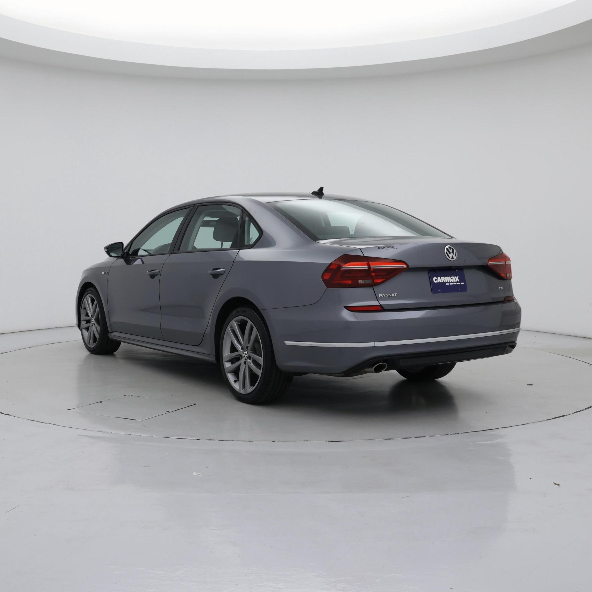 Thumbnail: 2018 Volkswagen Passat - 2