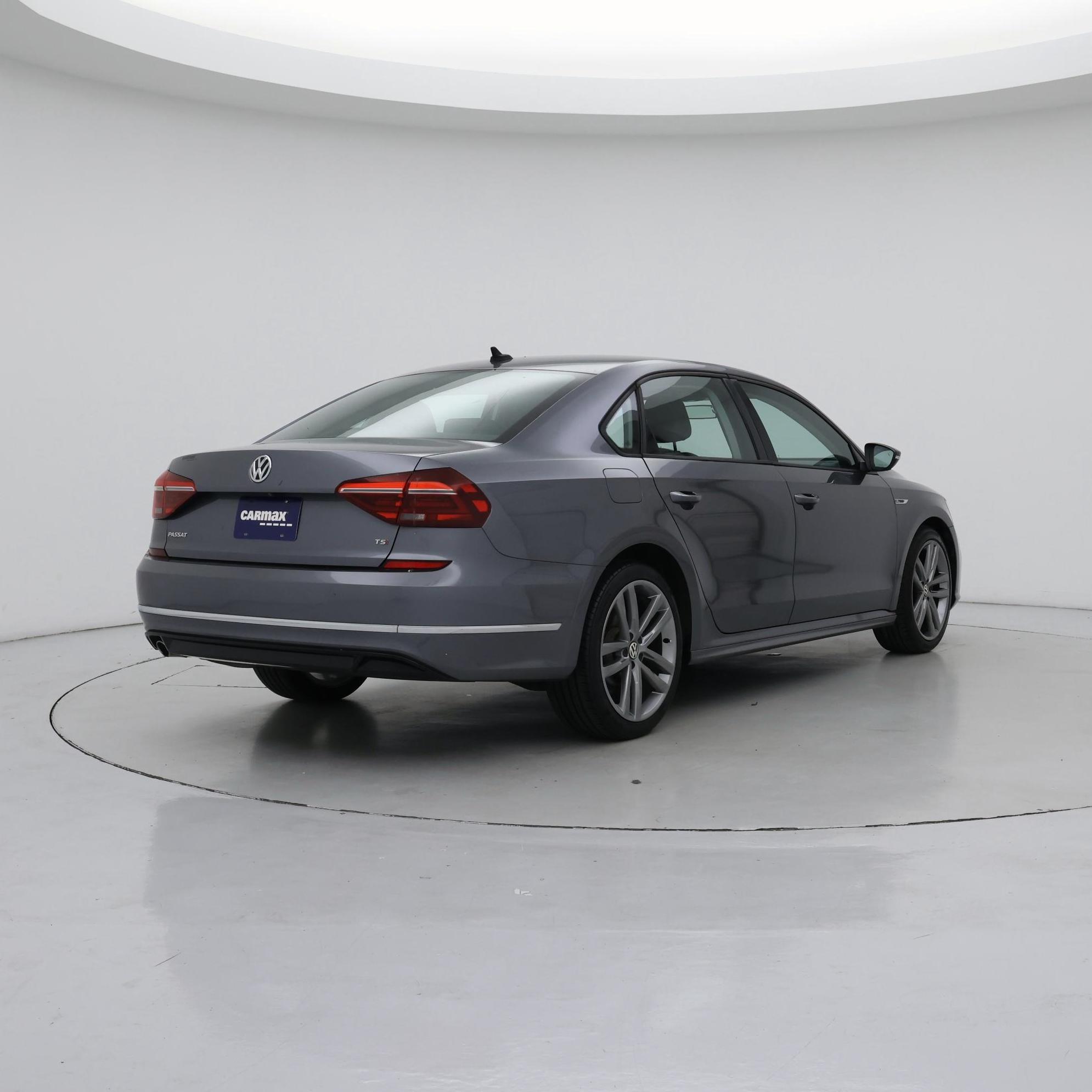 Thumbnail: 2018 Volkswagen Passat - 8