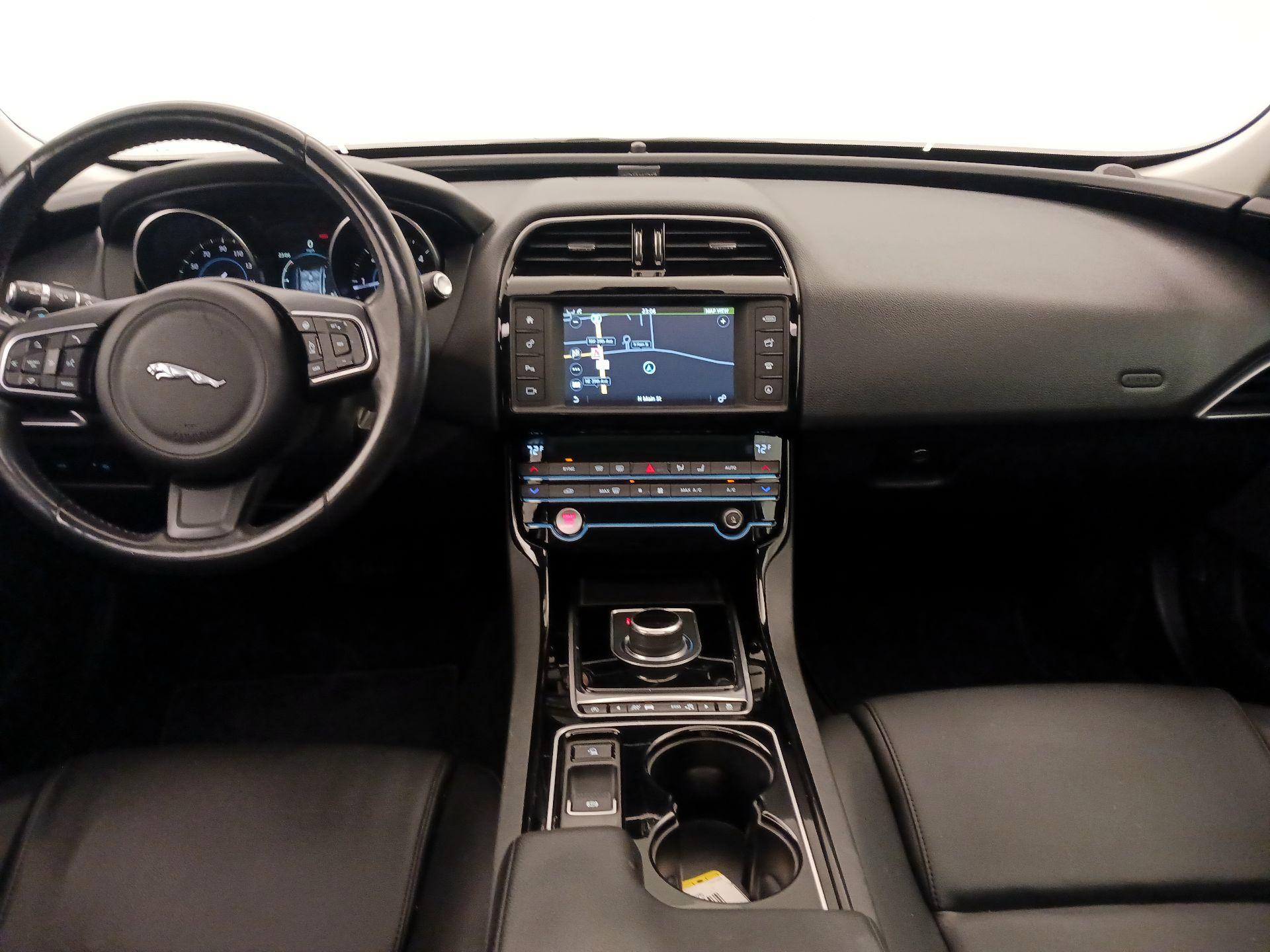 Thumbnail: 2017 Jaguar XE - 9