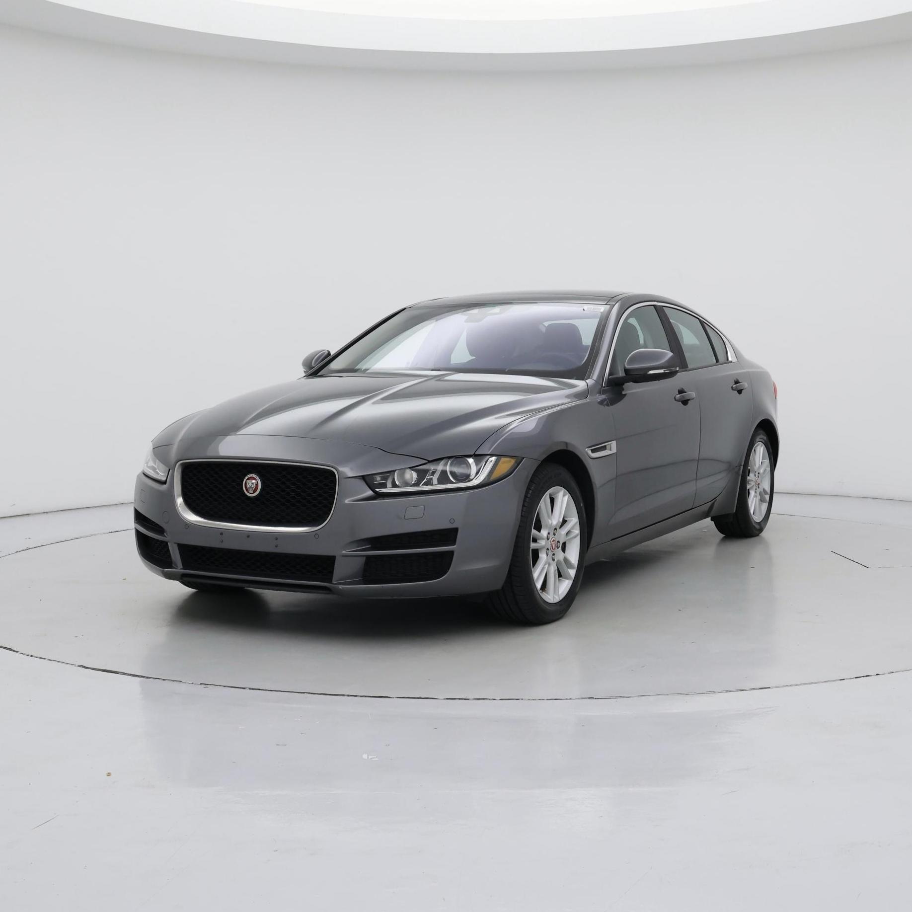 Thumbnail: 2017 Jaguar XE - 4