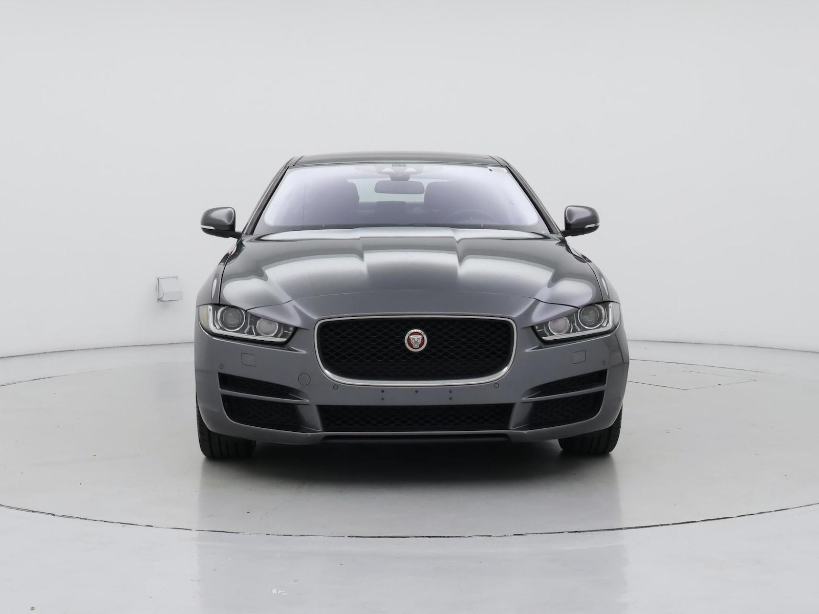 2017 Jaguar XE Premium - Photo 6