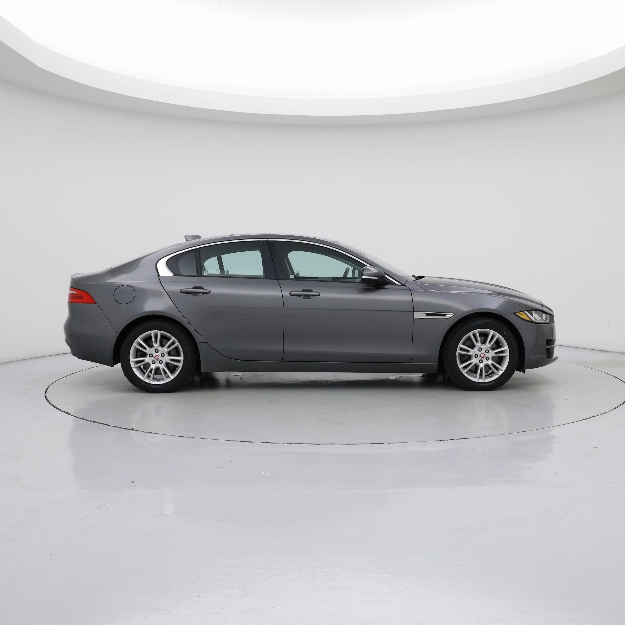 Thumbnail: 2017 Jaguar XE - 7
