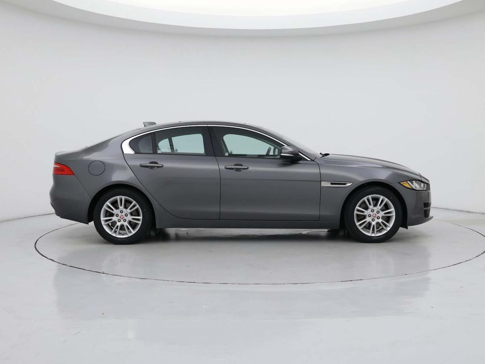2017 Jaguar XE Premium - Photo 8