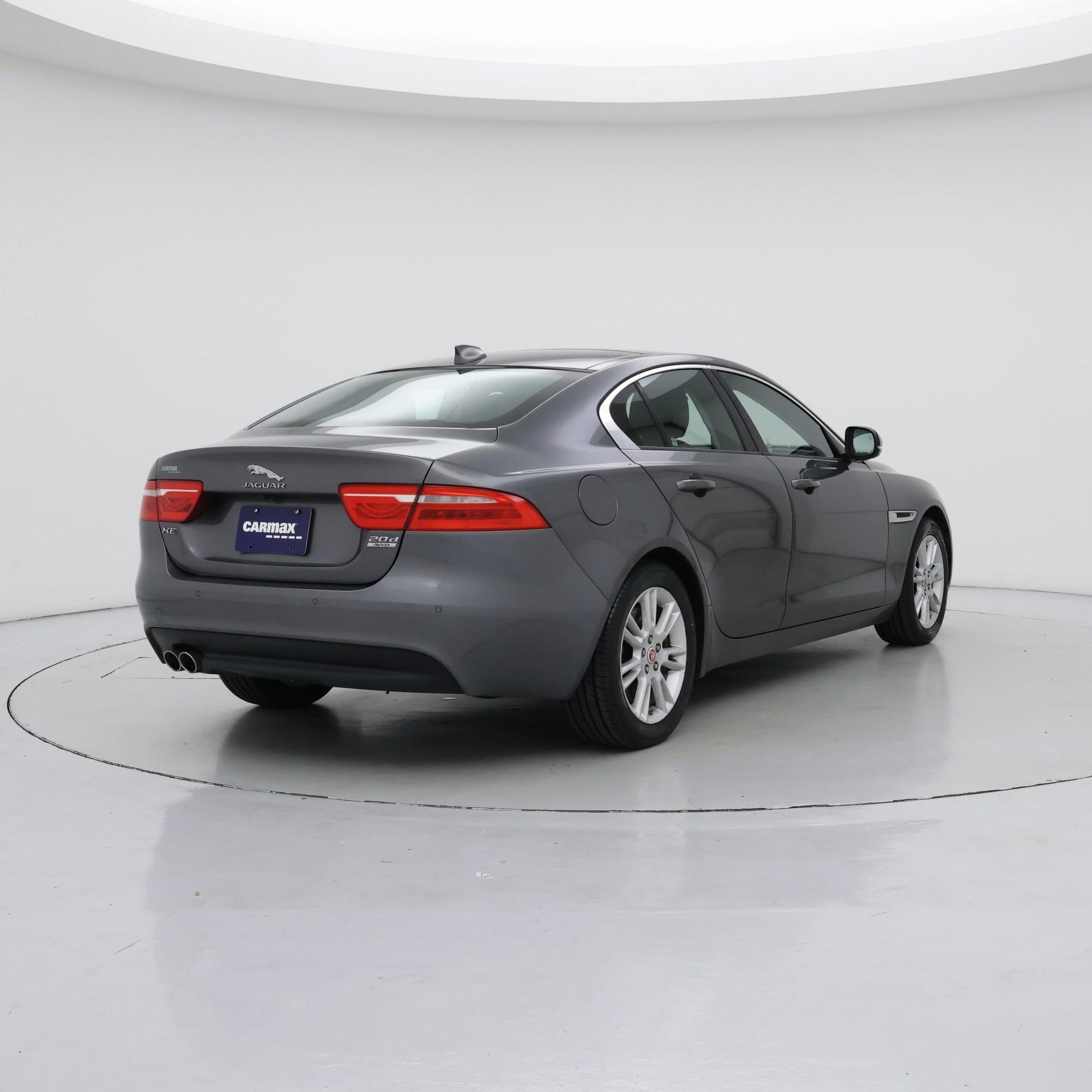 Thumbnail: 2017 Jaguar XE - 8