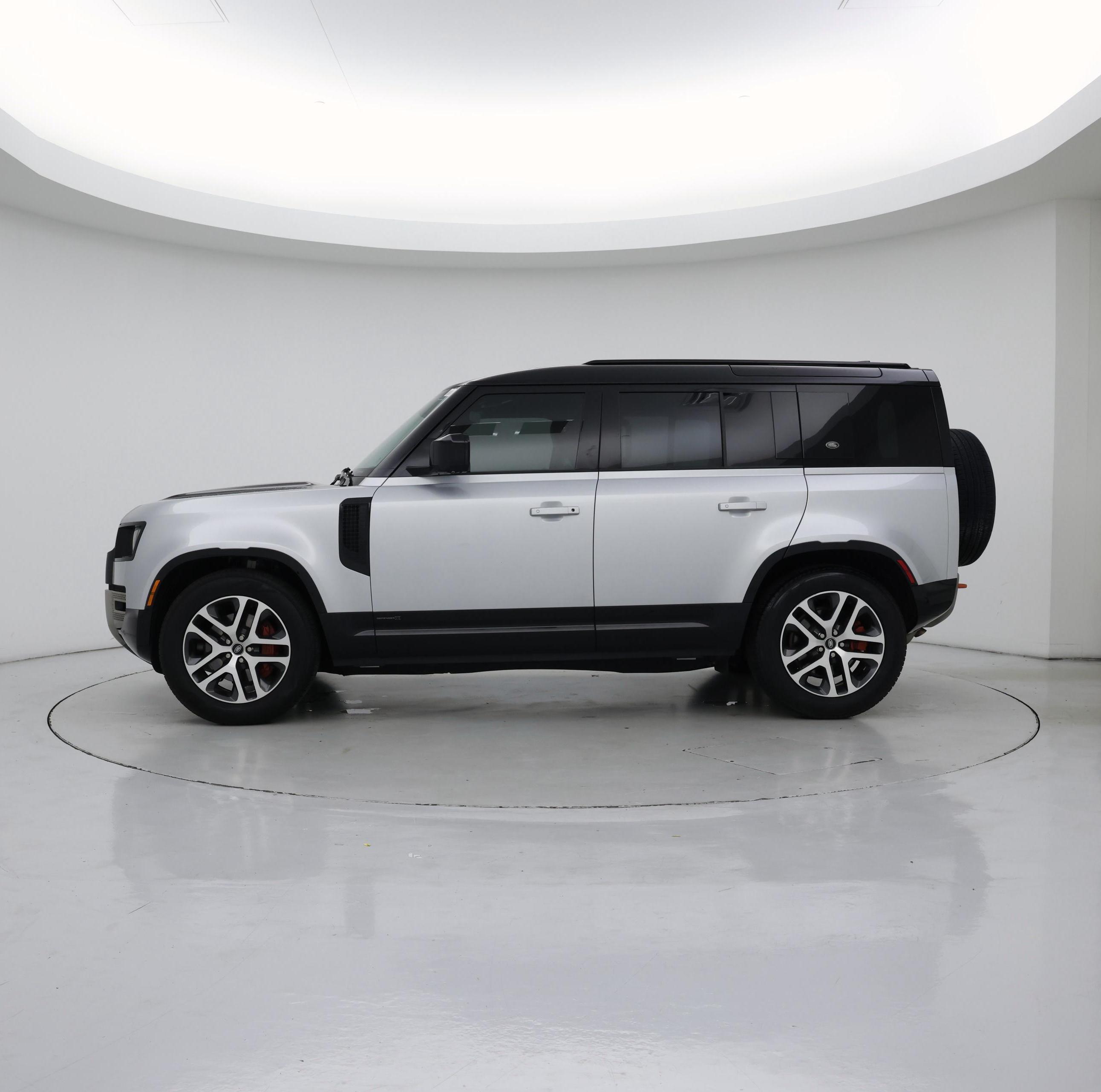 Thumbnail: 2023 Land Rover Defender - 3