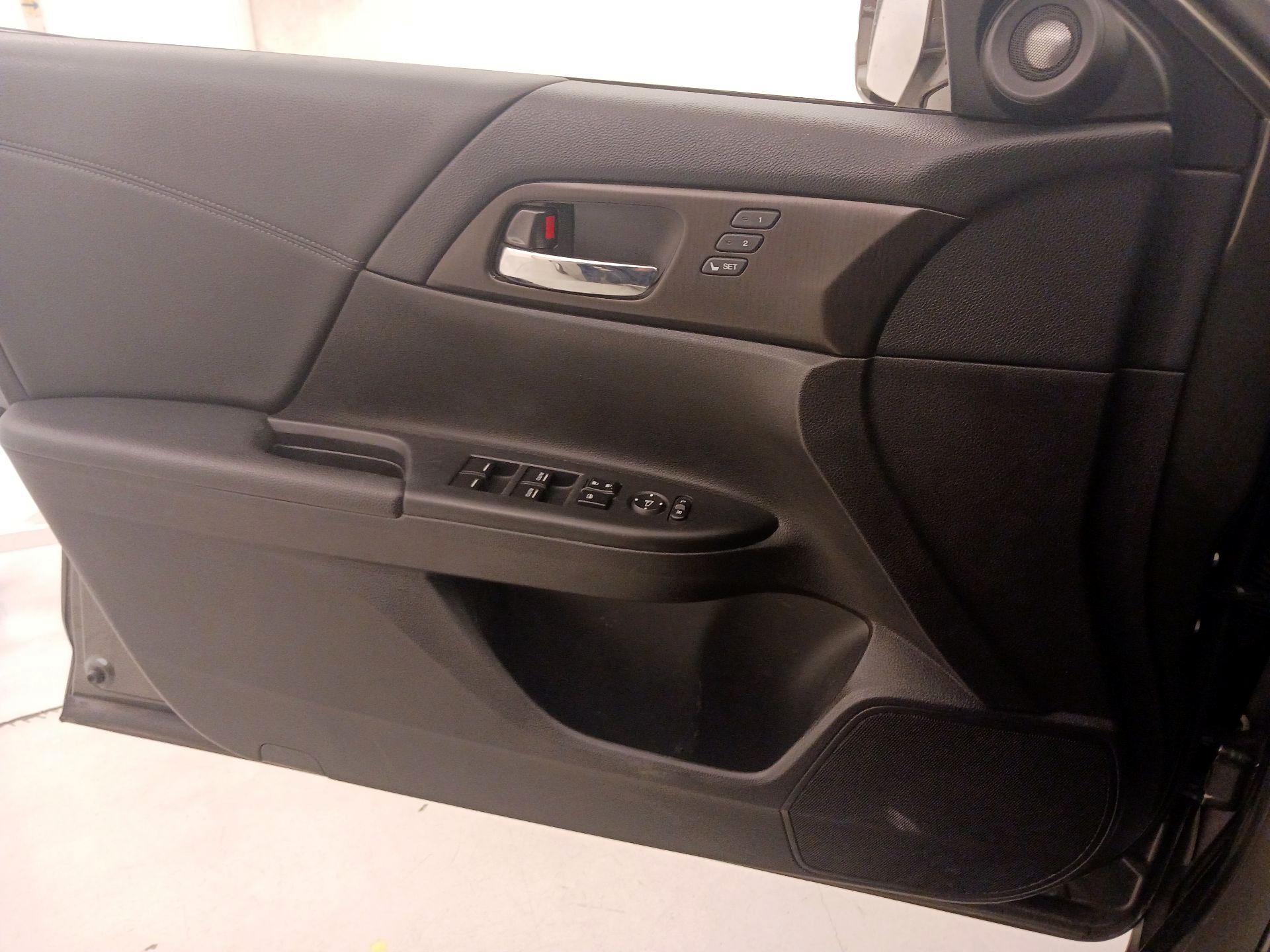Thumbnail: 2015 Honda Accord - 12