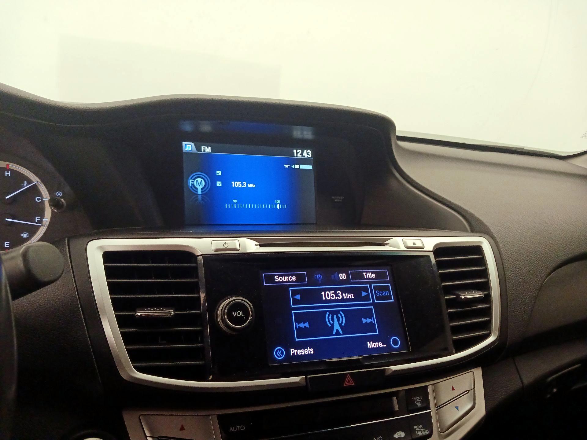 Thumbnail: 2015 Honda Accord - 15