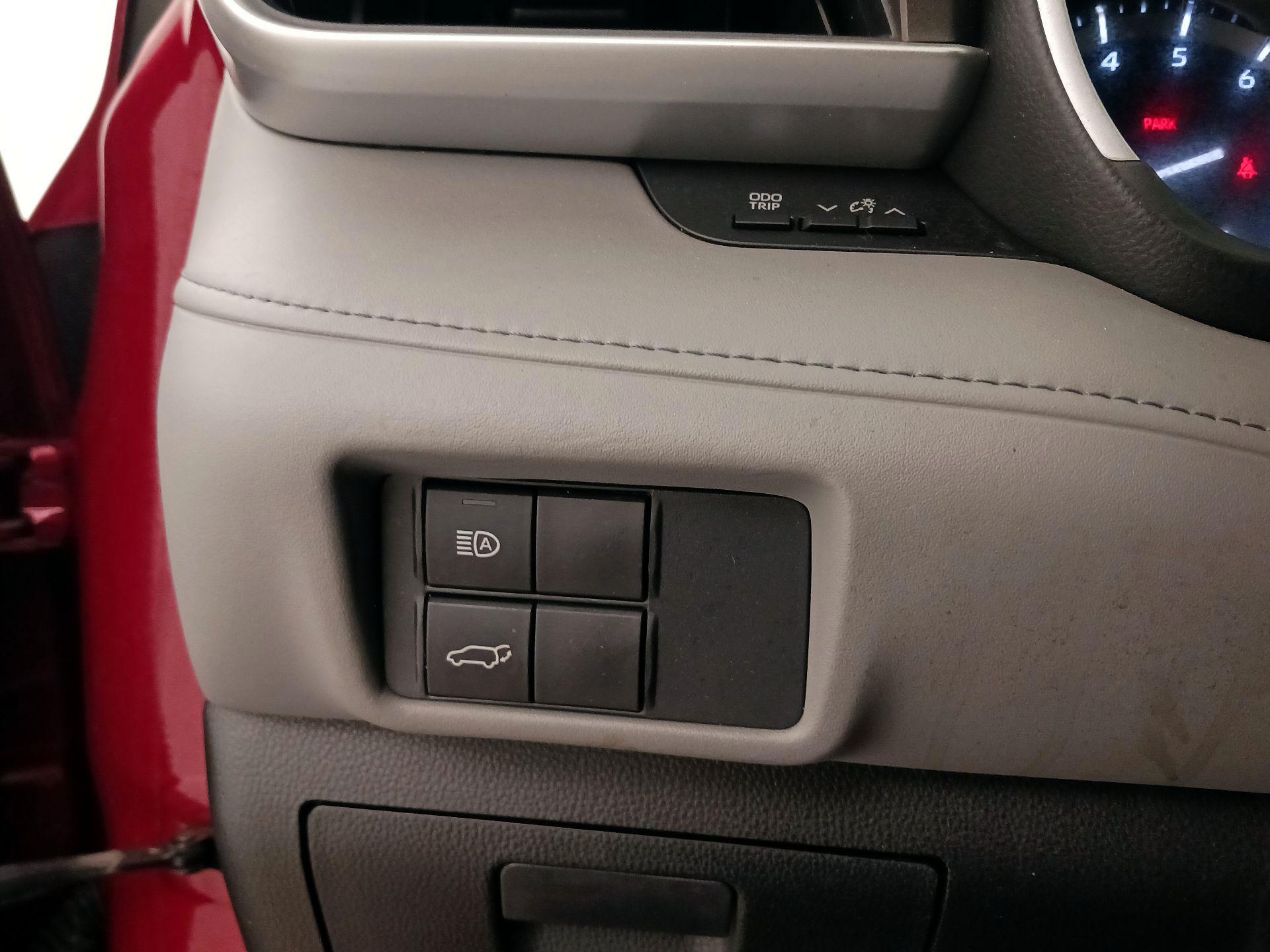 Thumbnail: 2020 Toyota Highlander - 13