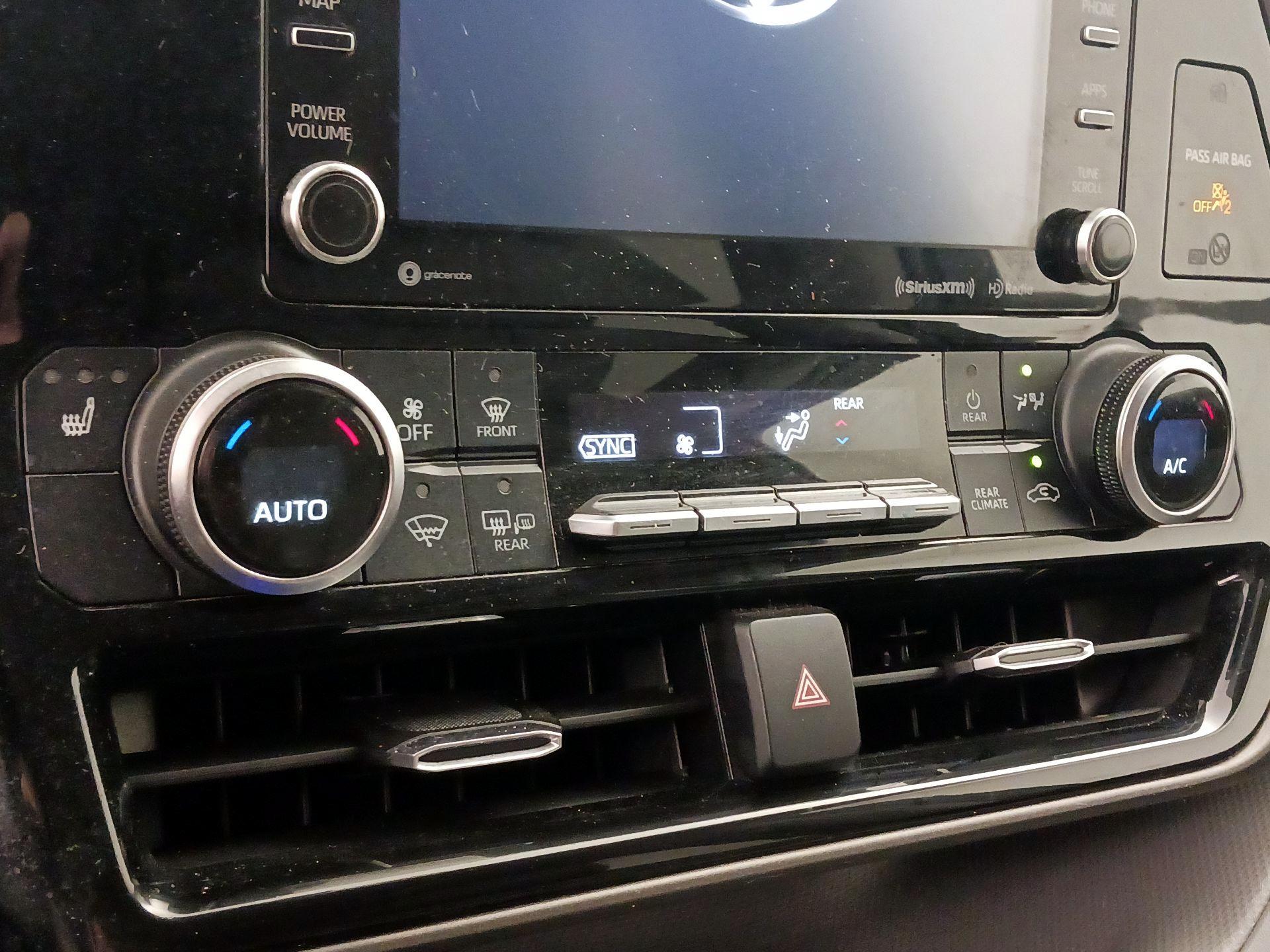 Thumbnail: 2020 Toyota Highlander - 16