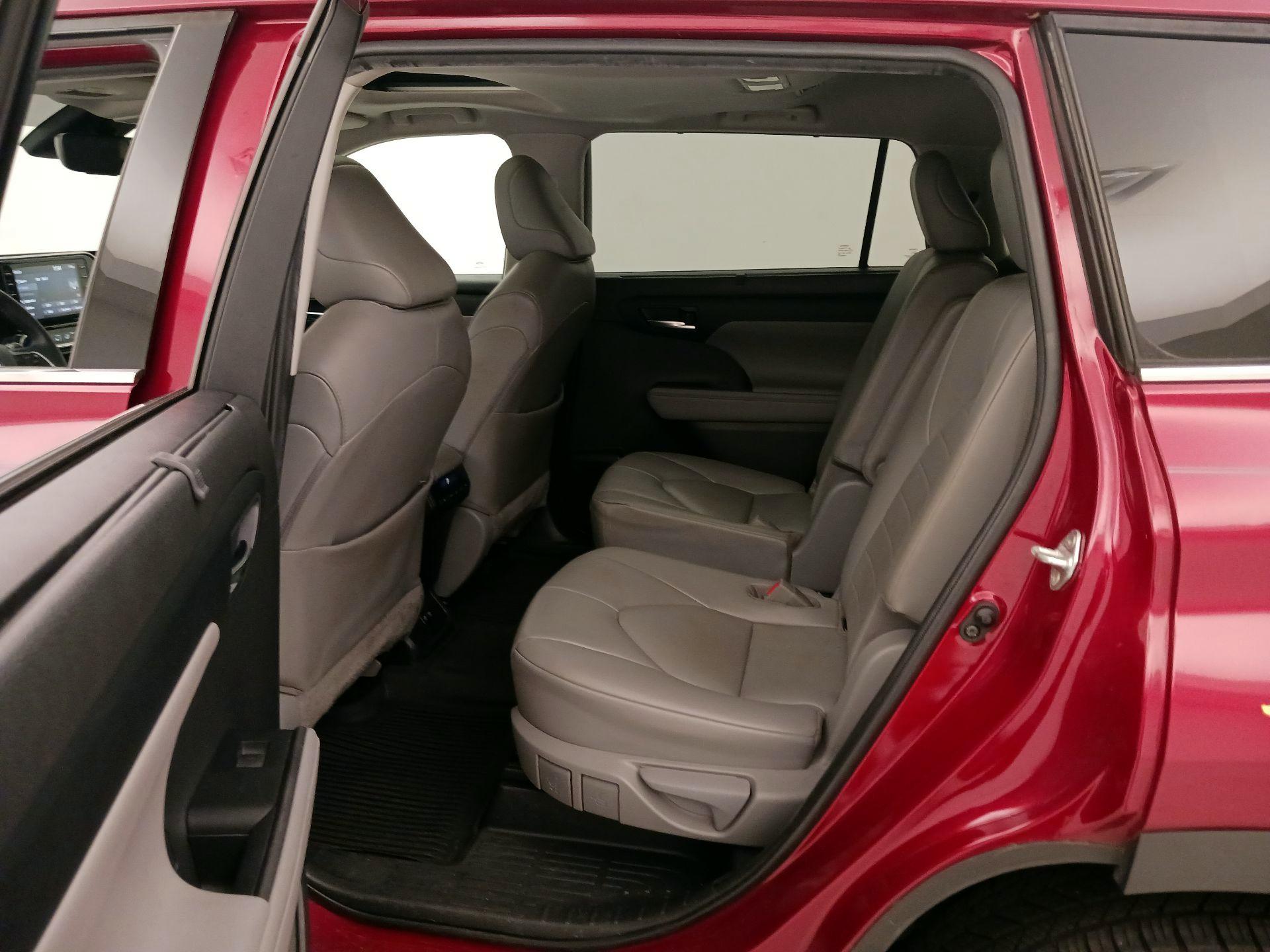 Thumbnail: 2020 Toyota Highlander - 20