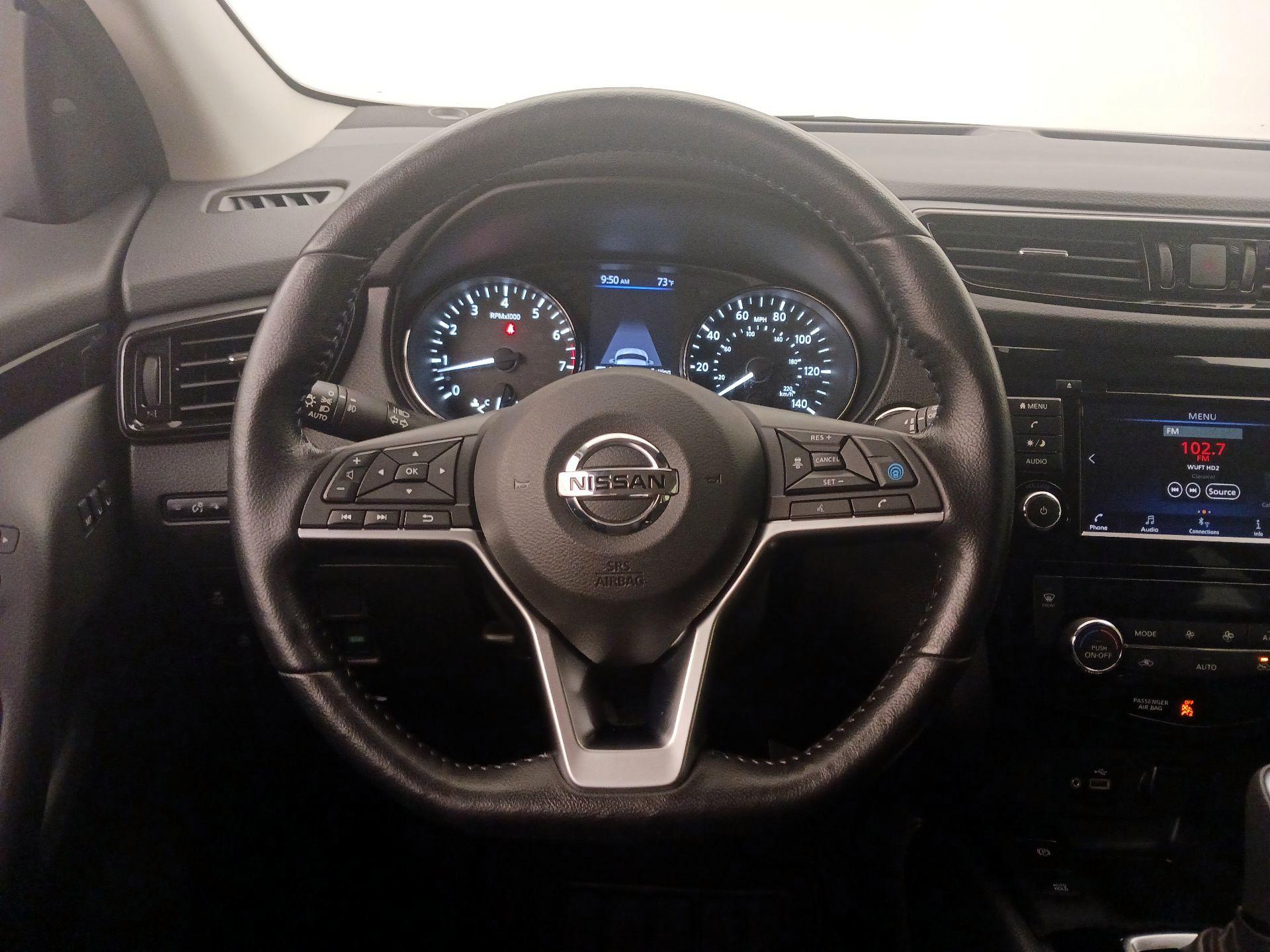 Thumbnail: 2021 Nissan Rogue Sport - 10