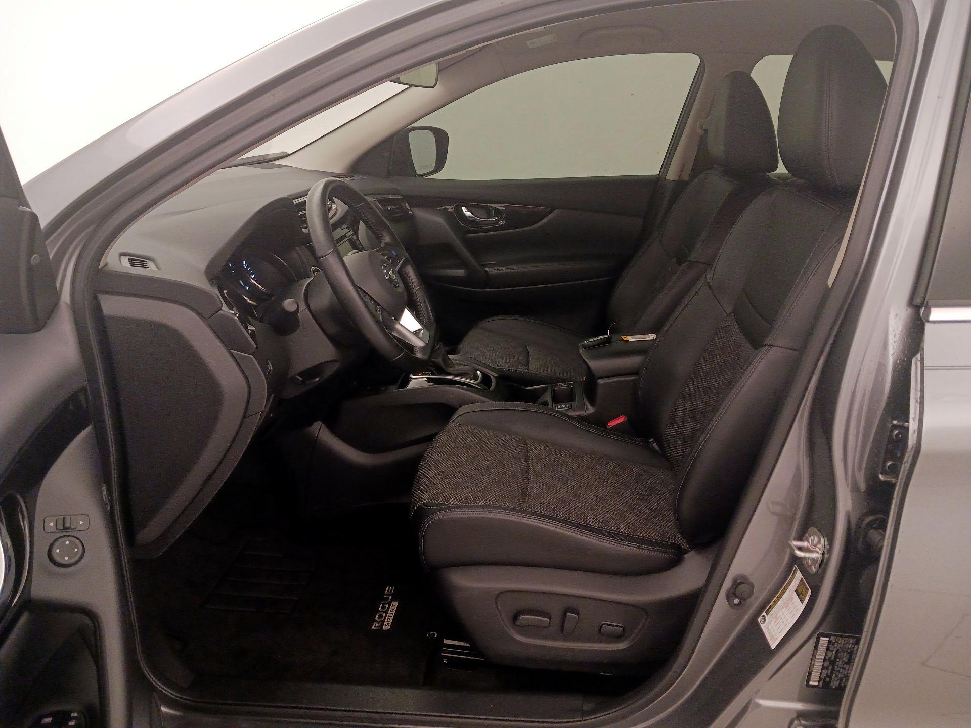 Thumbnail: 2021 Nissan Rogue Sport - 11