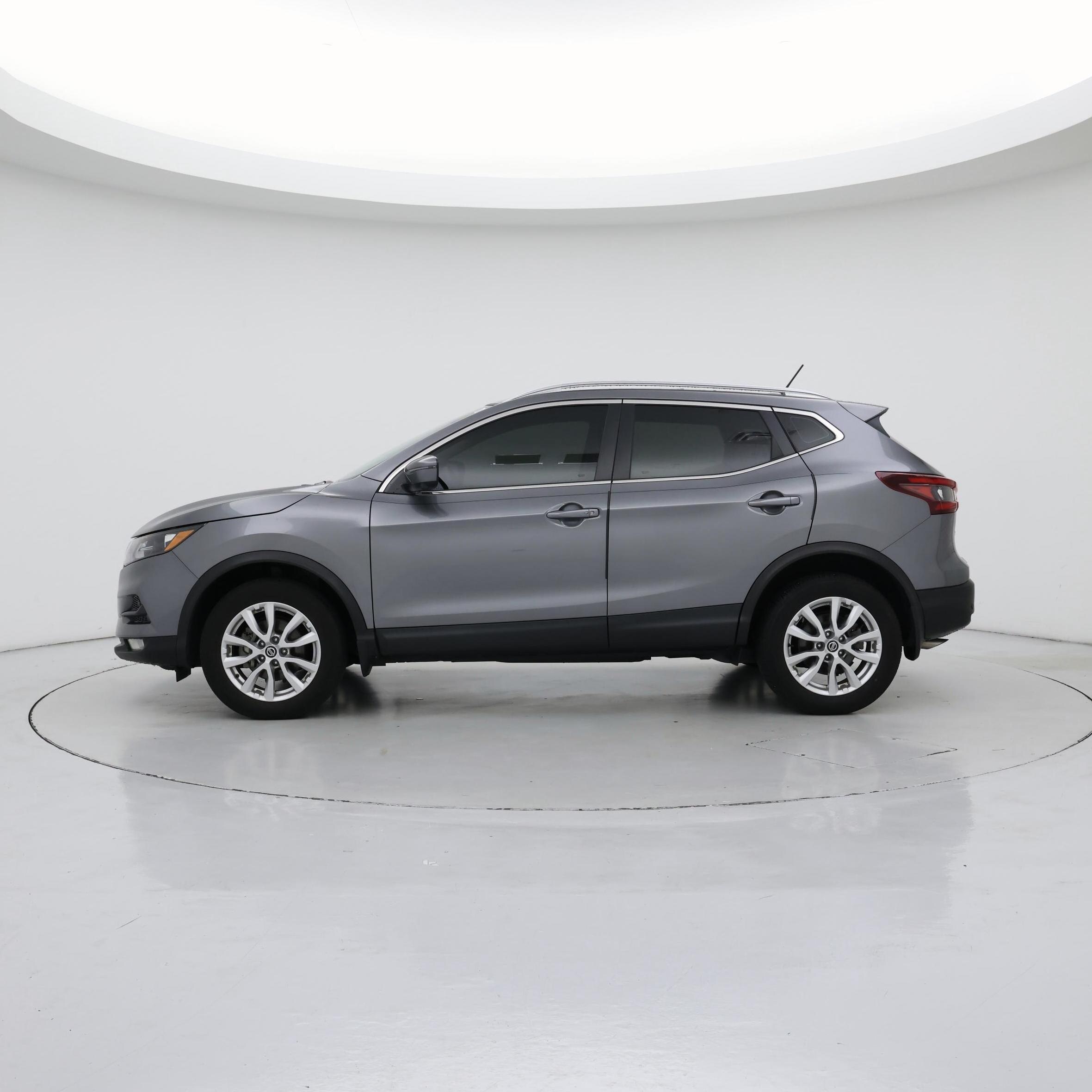 Thumbnail: 2021 Nissan Rogue Sport - 3