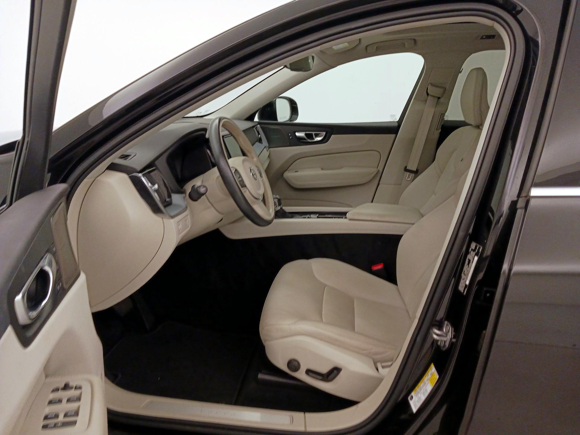 Thumbnail: 2020 Volvo XC60 - 11
