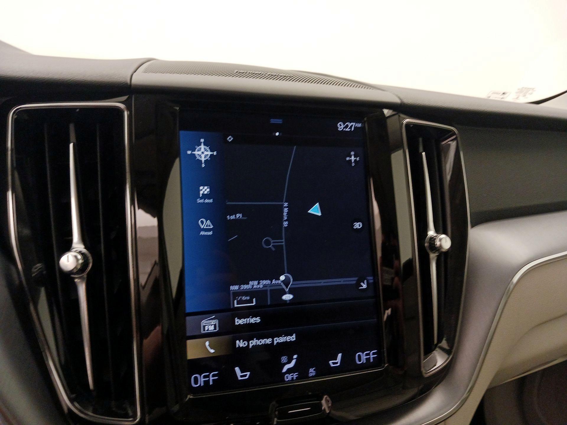 Thumbnail: 2020 Volvo XC60 - 14