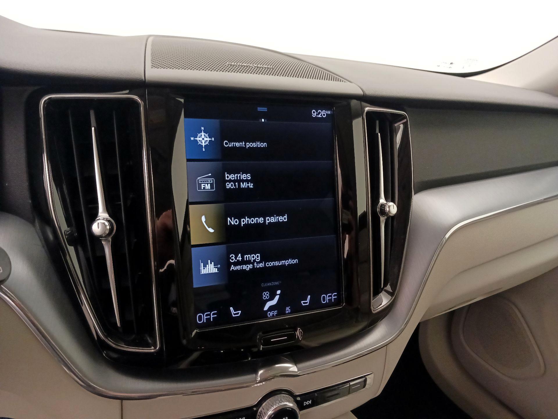 Thumbnail: 2020 Volvo XC60 - 16