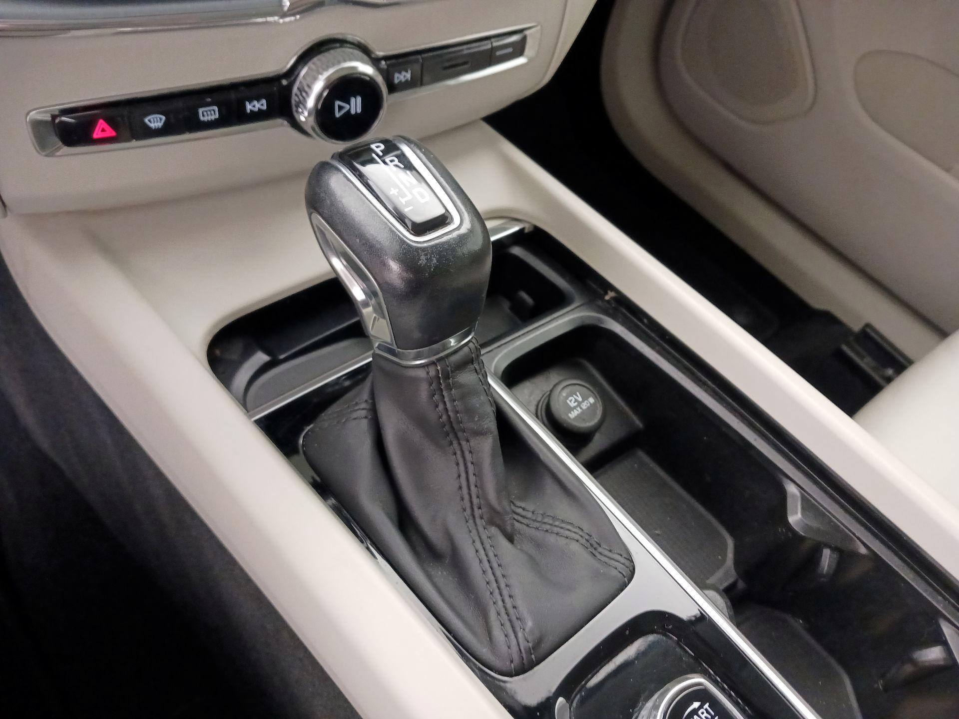 Thumbnail: 2020 Volvo XC60 - 18