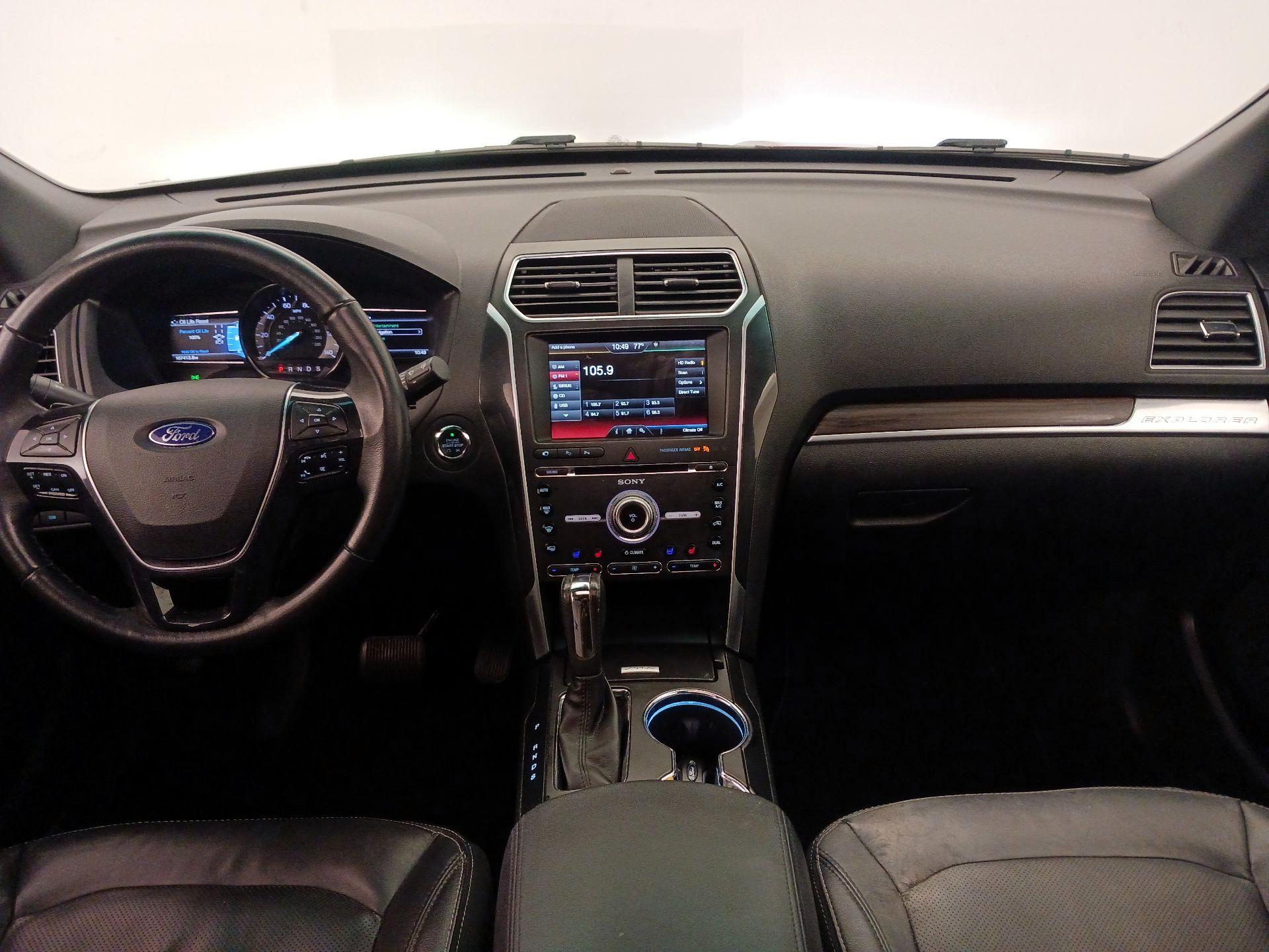 Thumbnail: 2016 Ford Explorer - 9