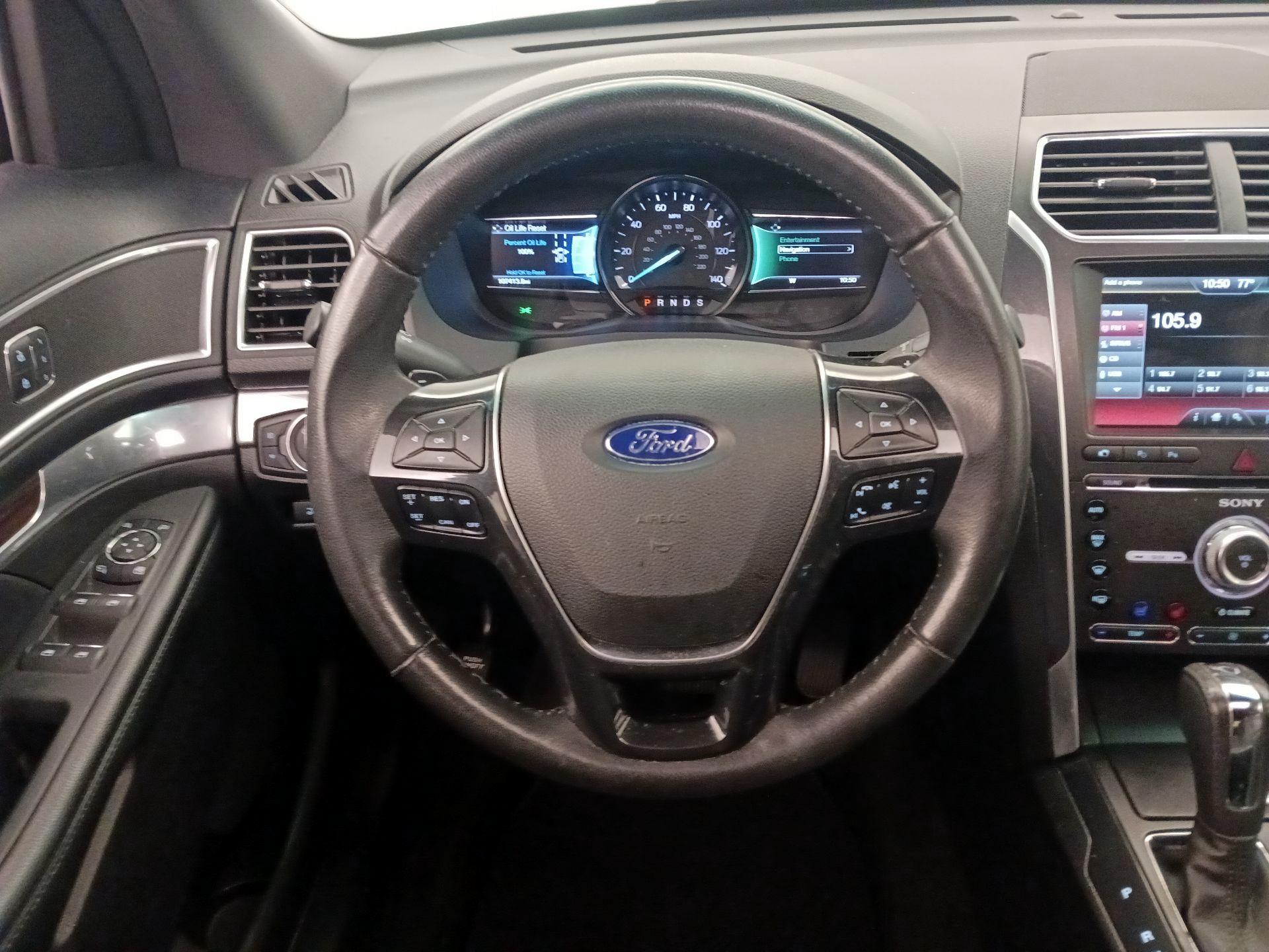 Thumbnail: 2016 Ford Explorer - 10