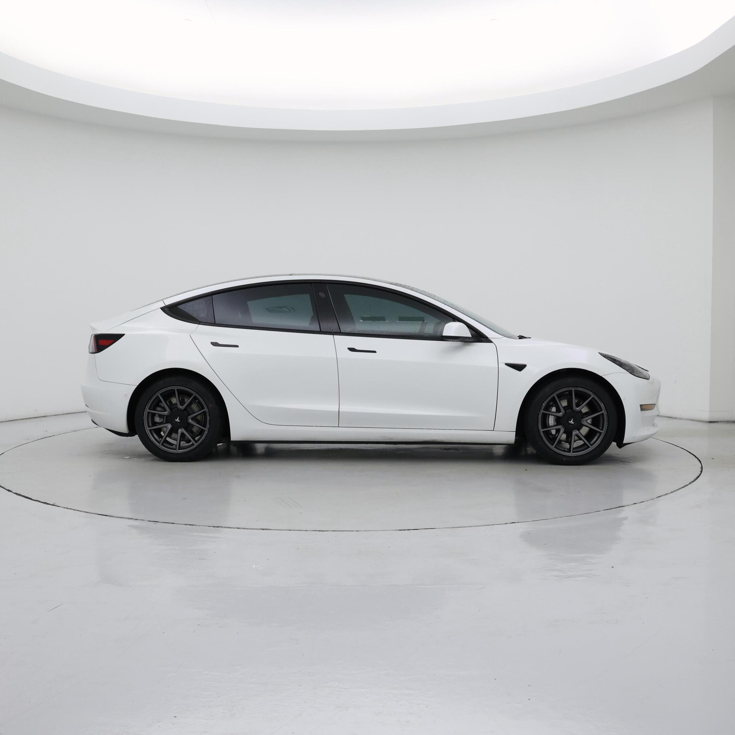 Thumbnail: 2021 Tesla Model 3 - 7
