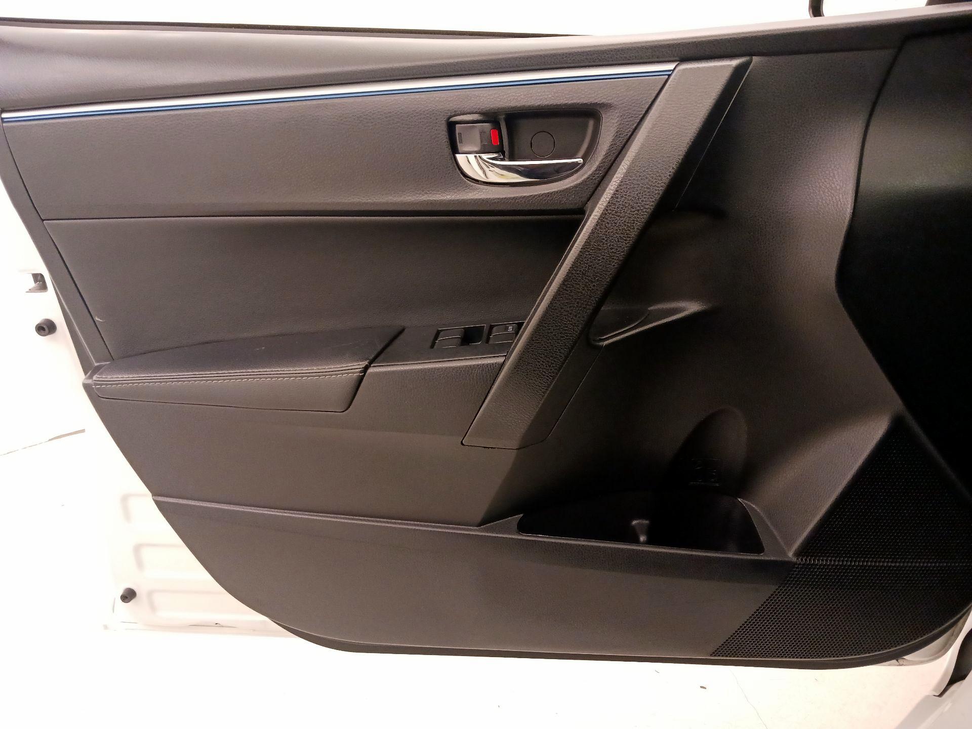 Thumbnail: 2014 Toyota Corolla - 12