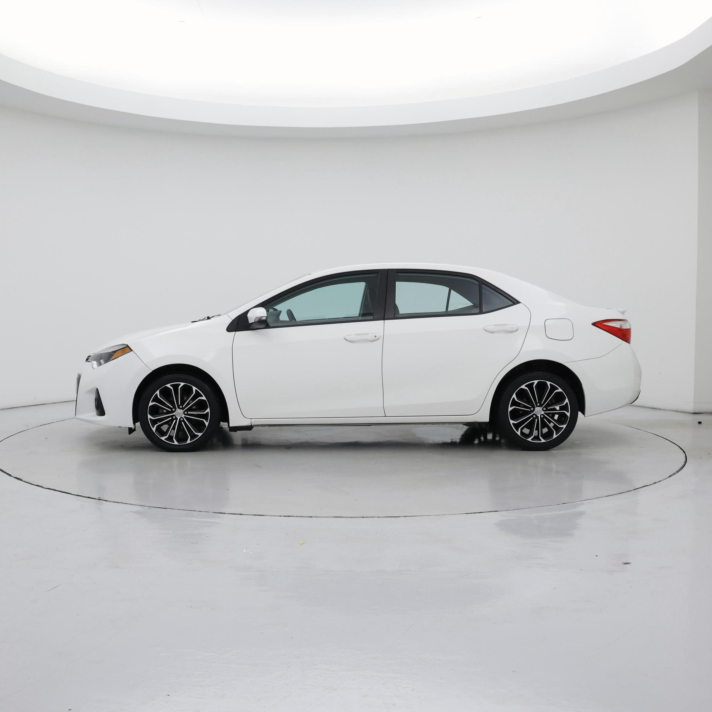 Thumbnail: 2014 Toyota Corolla - 3