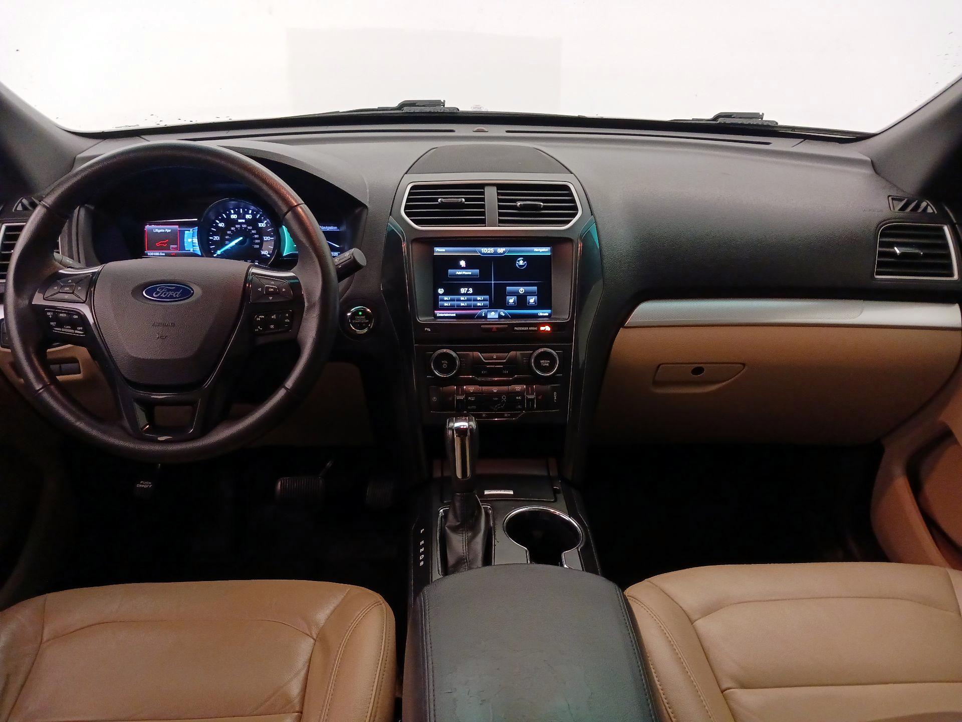 Thumbnail: 2016 Ford Explorer - 11
