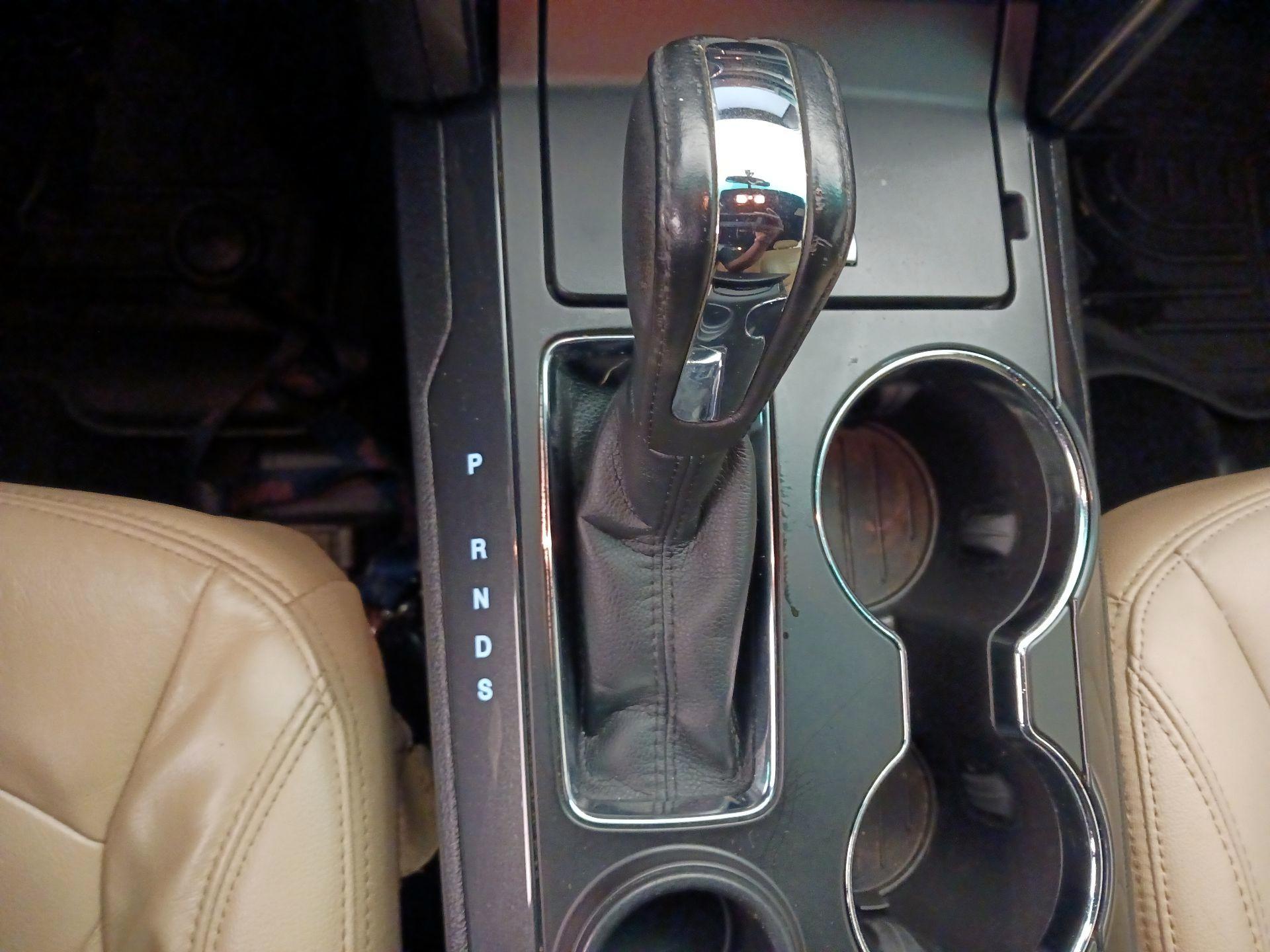 Thumbnail: 2016 Ford Explorer - 17