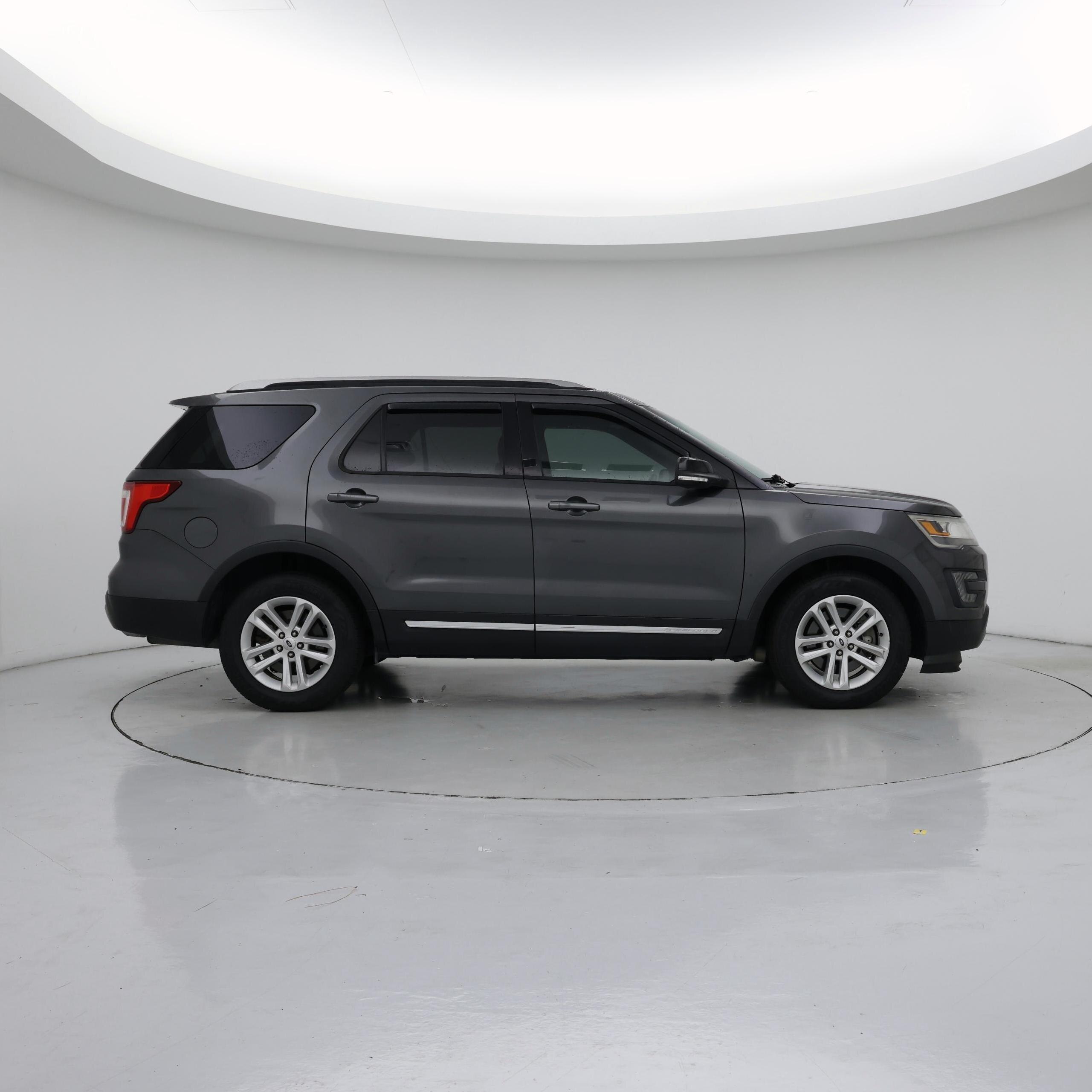 Thumbnail: 2016 Ford Explorer - 7