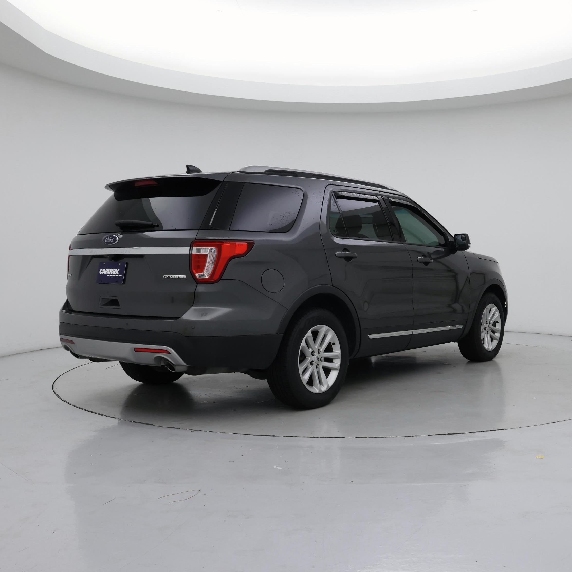 Thumbnail: 2016 Ford Explorer - 8