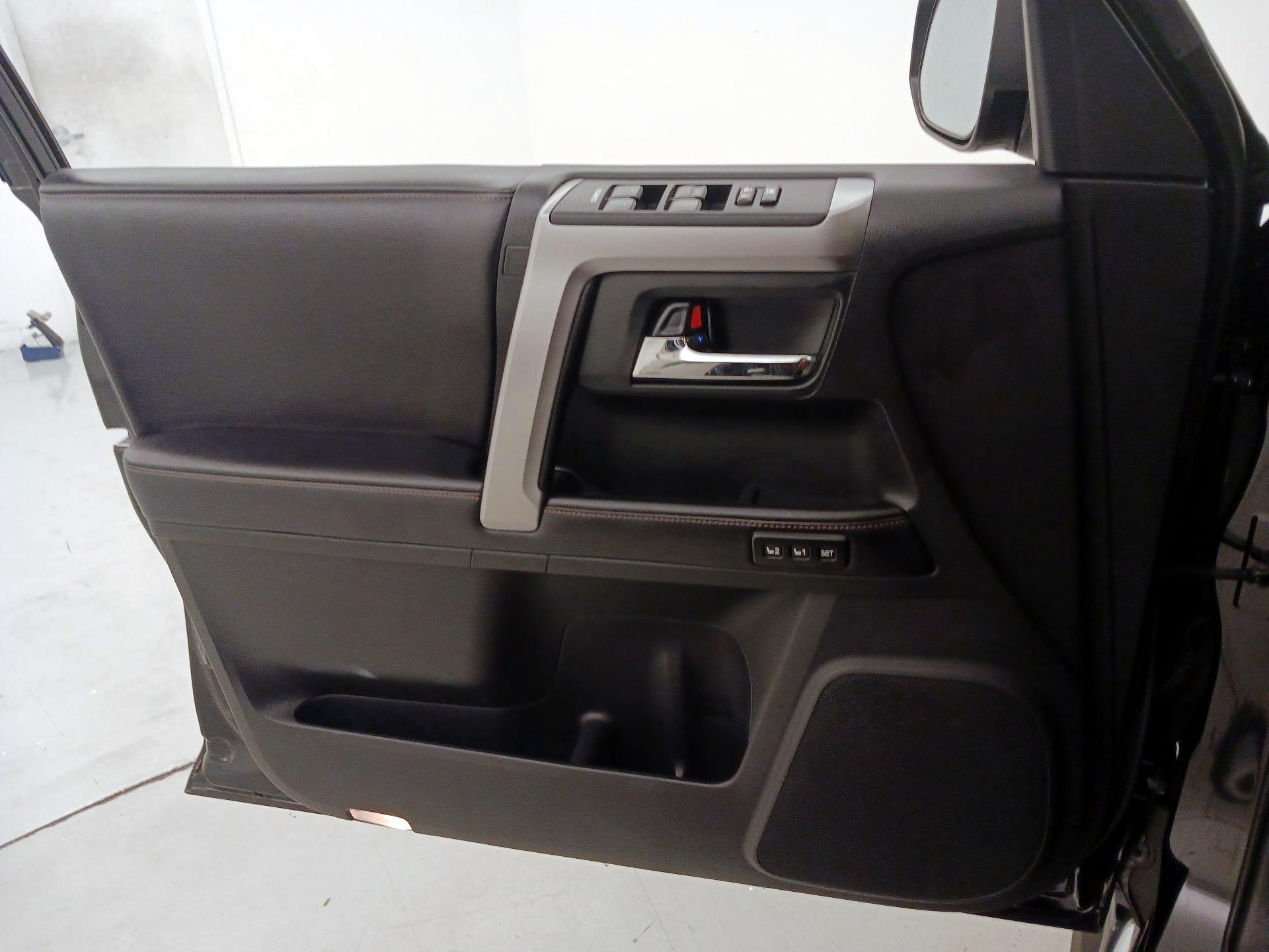 Thumbnail: 2016 Toyota 4Runner - 12