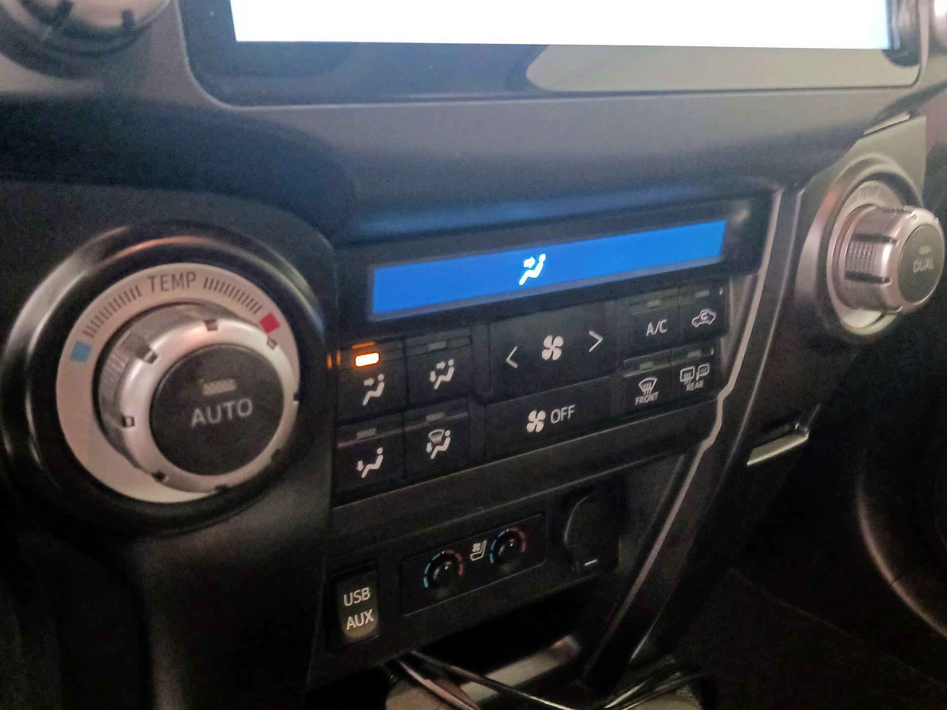 Thumbnail: 2016 Toyota 4Runner - 17