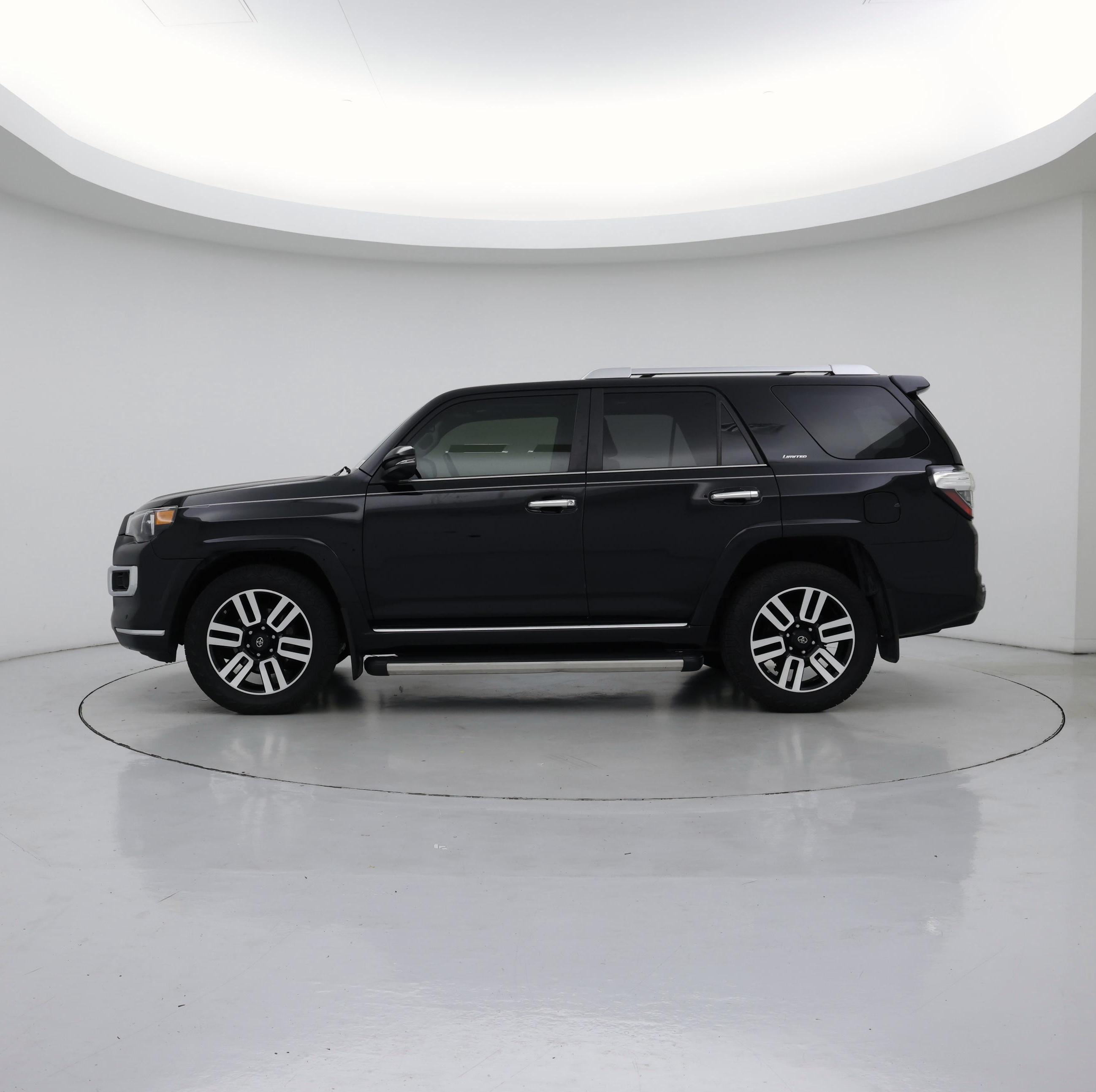 Thumbnail: 2016 Toyota 4Runner - 3