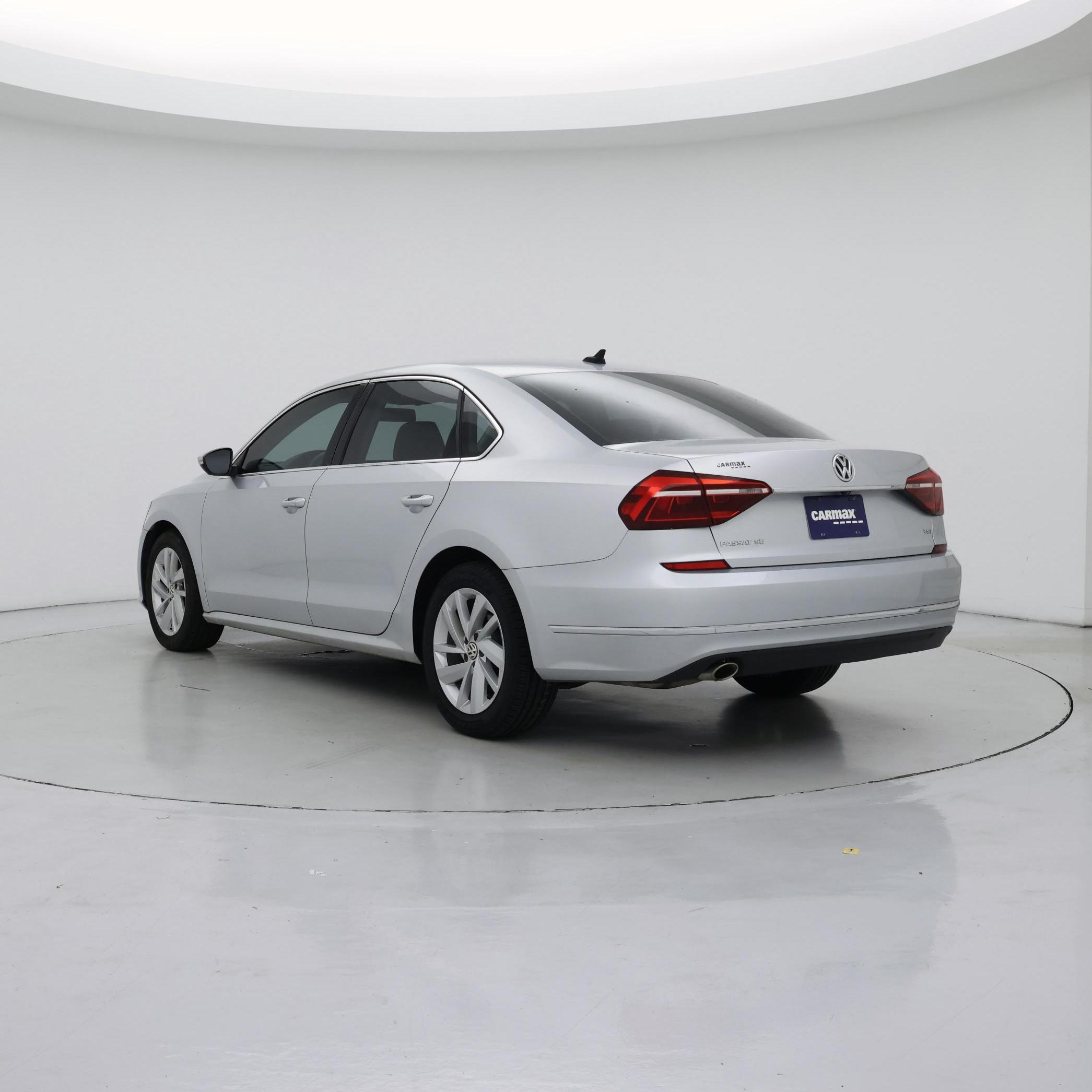 Thumbnail: 2018 Volkswagen Passat - 2
