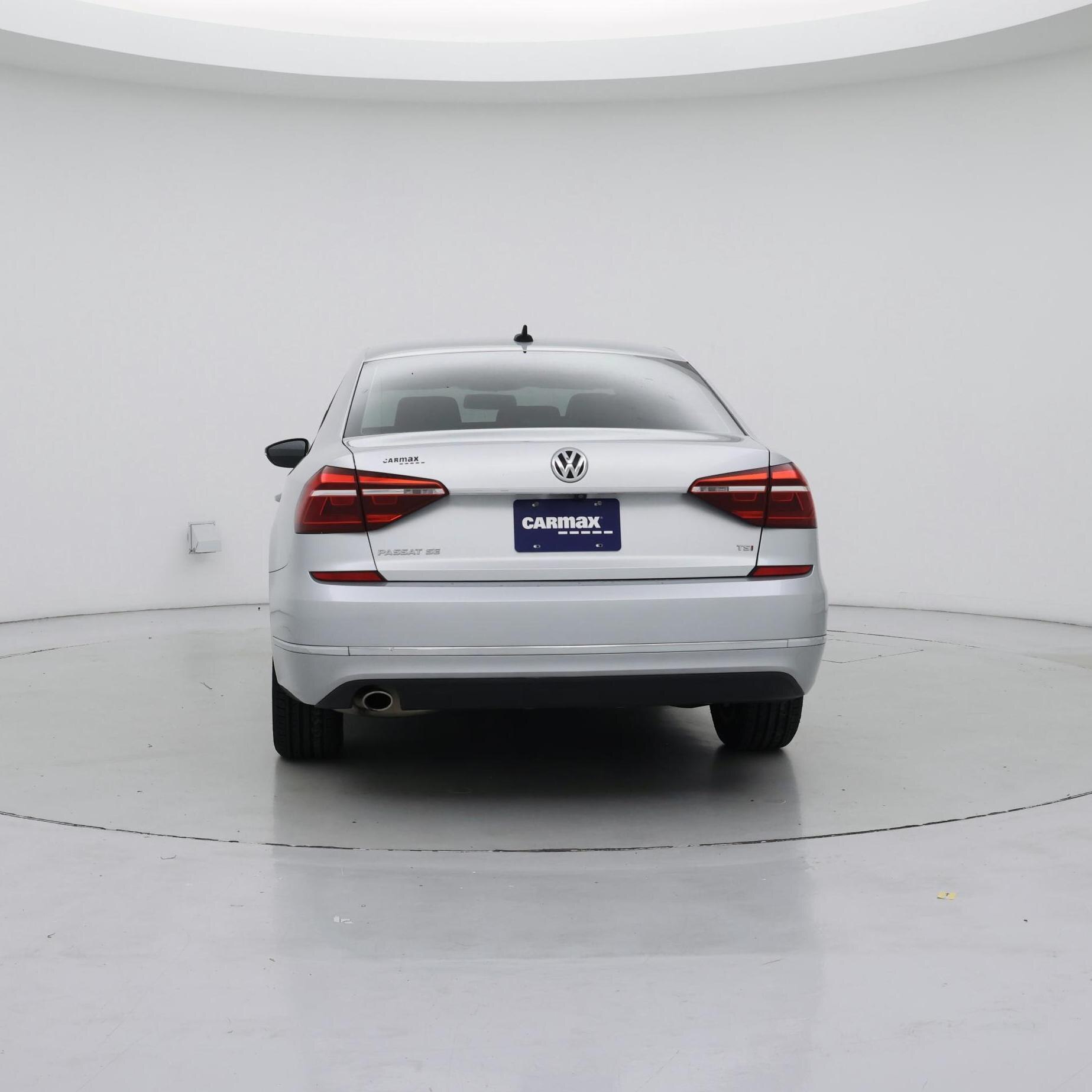 Thumbnail: 2018 Volkswagen Passat - 6