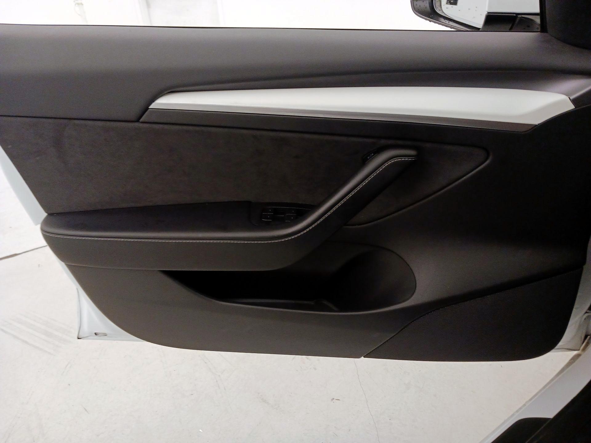 Thumbnail: 2021 Tesla Model 3 - 12