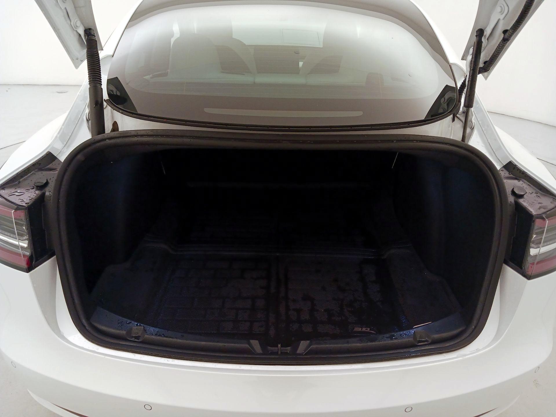 Thumbnail: 2021 Tesla Model 3 - 19