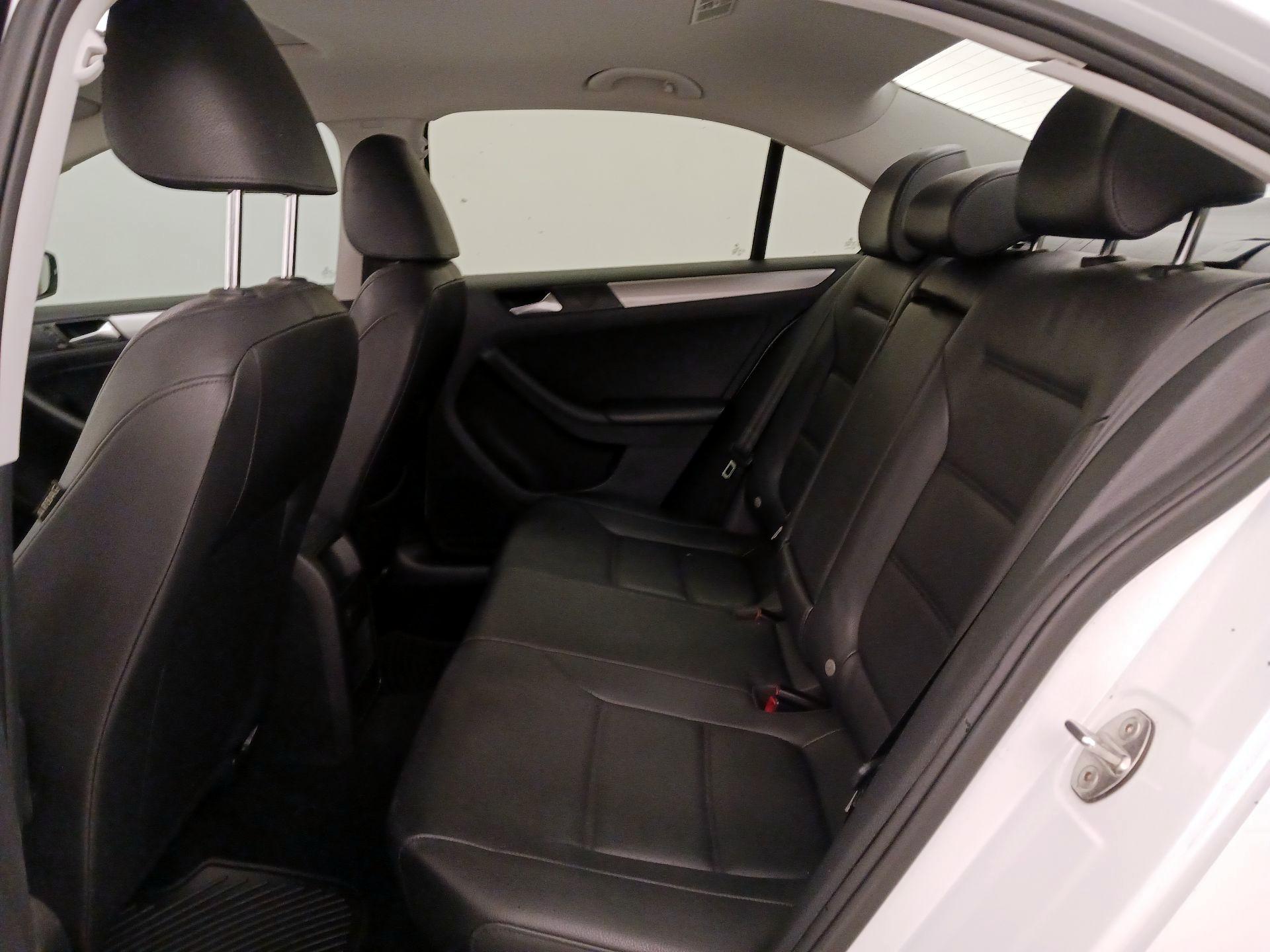 Thumbnail: 2017 Volkswagen Jetta - 19