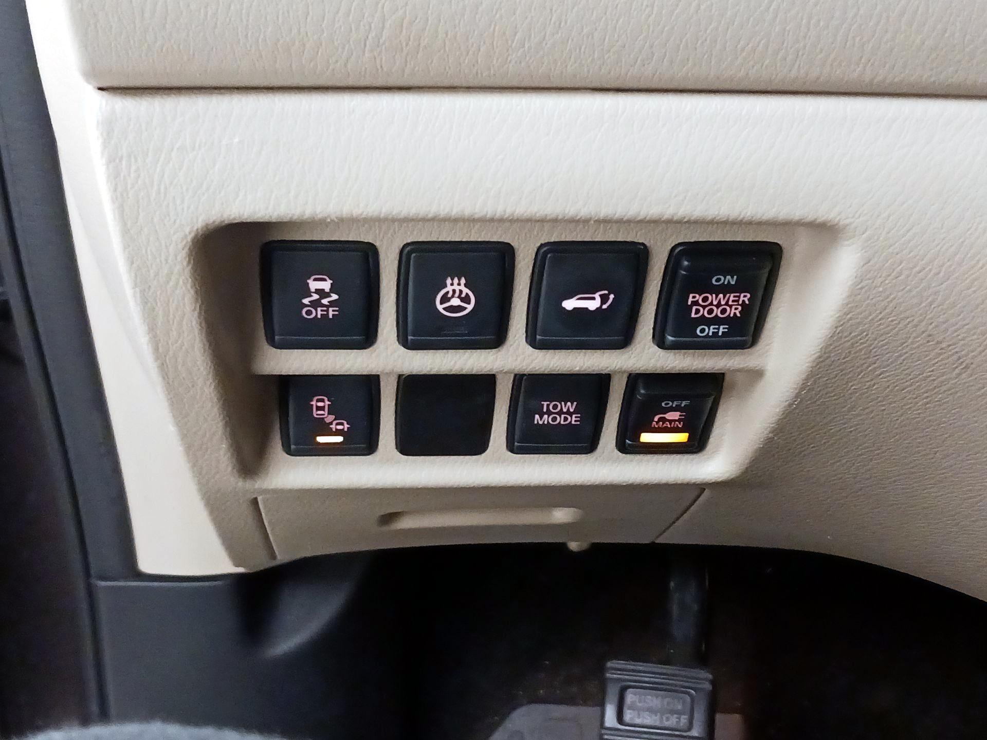 Thumbnail: 2016 Nissan Pathfinder - 13